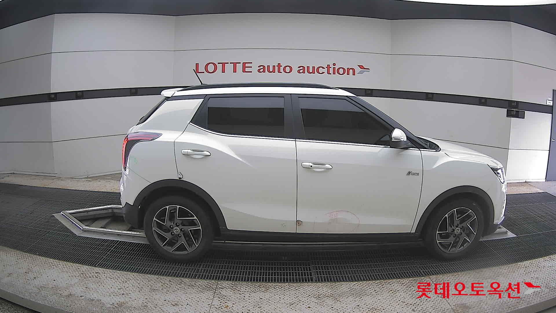 KG Mobility Tivoli - 21