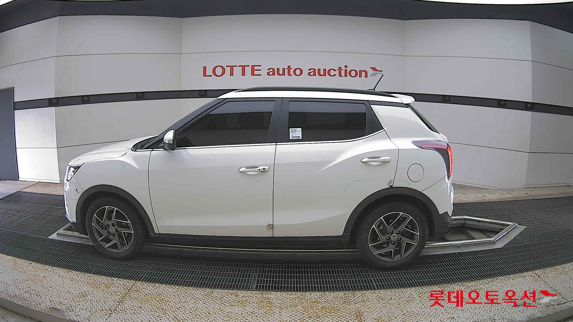 KG Mobility Tivoli - 13
