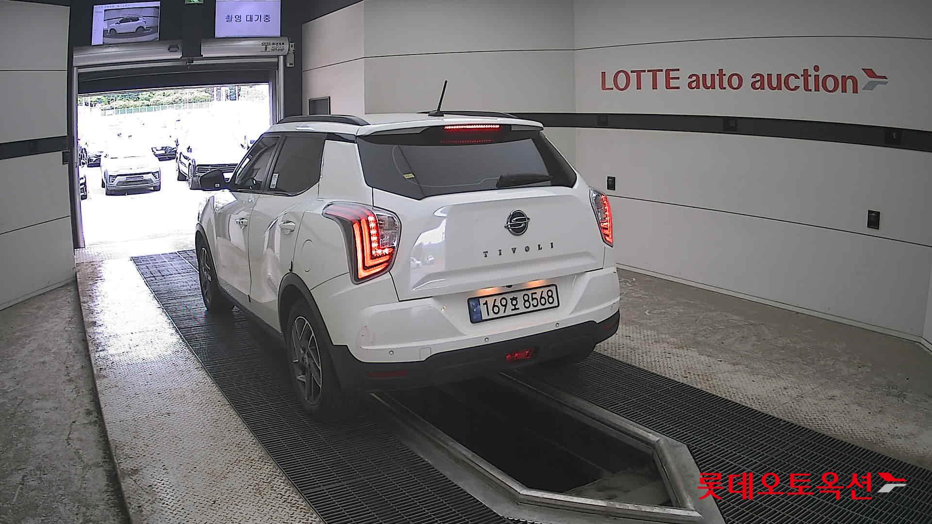 KG Mobility Tivoli - 16