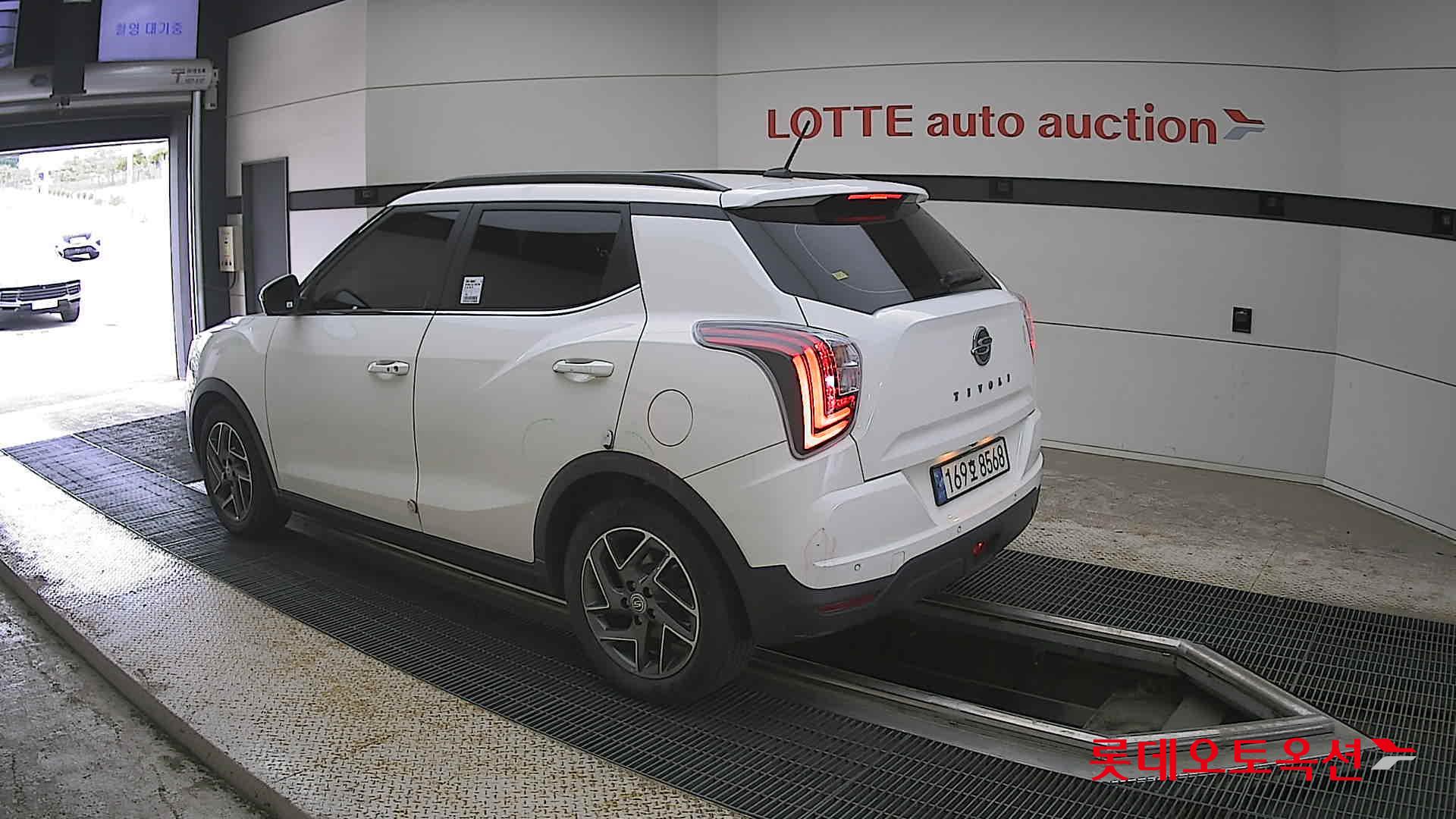 KG Mobility Tivoli - 15