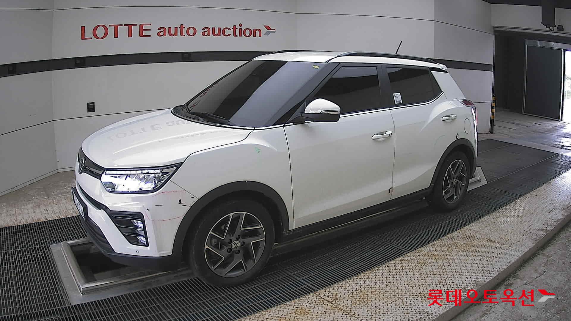 KG Mobility Tivoli - 11