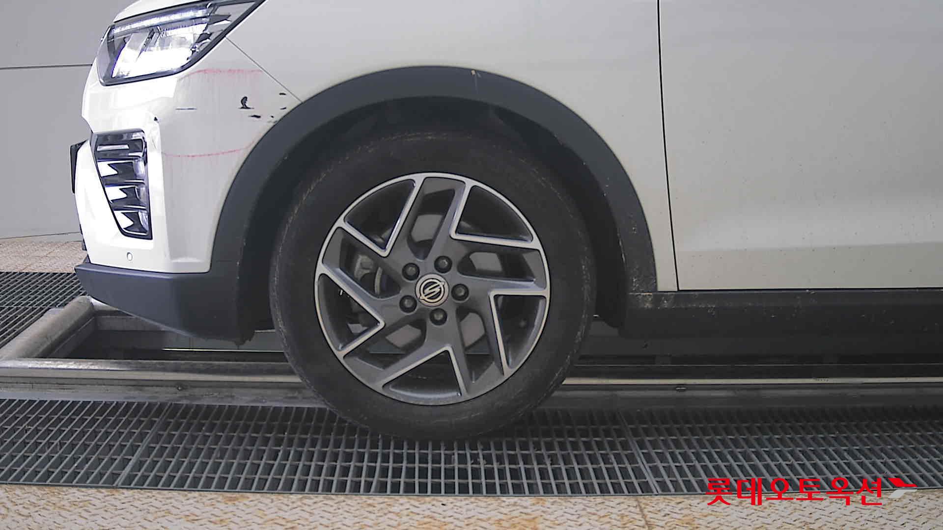 KG Mobility Tivoli - 25