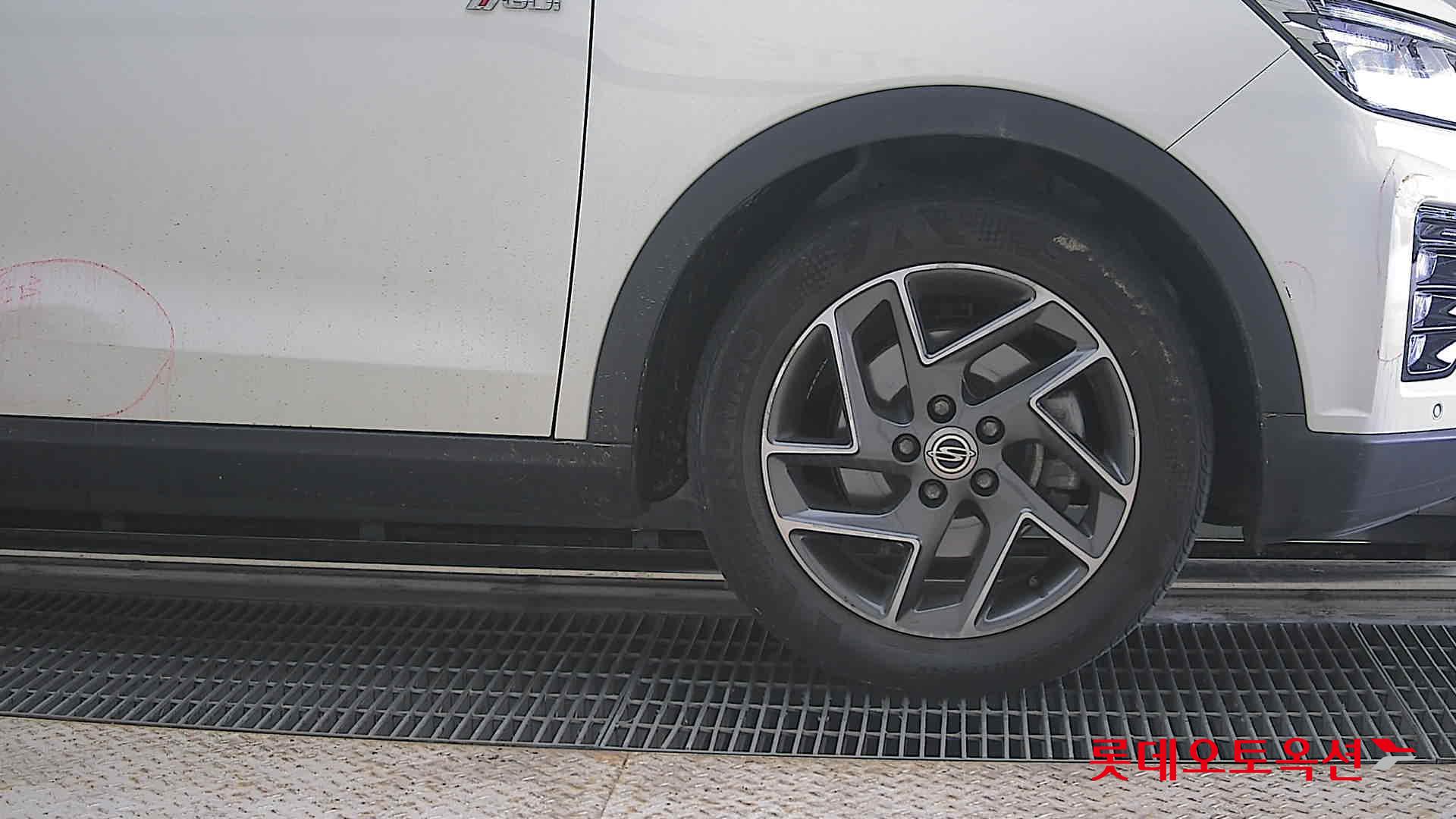 KG Mobility Tivoli - 27