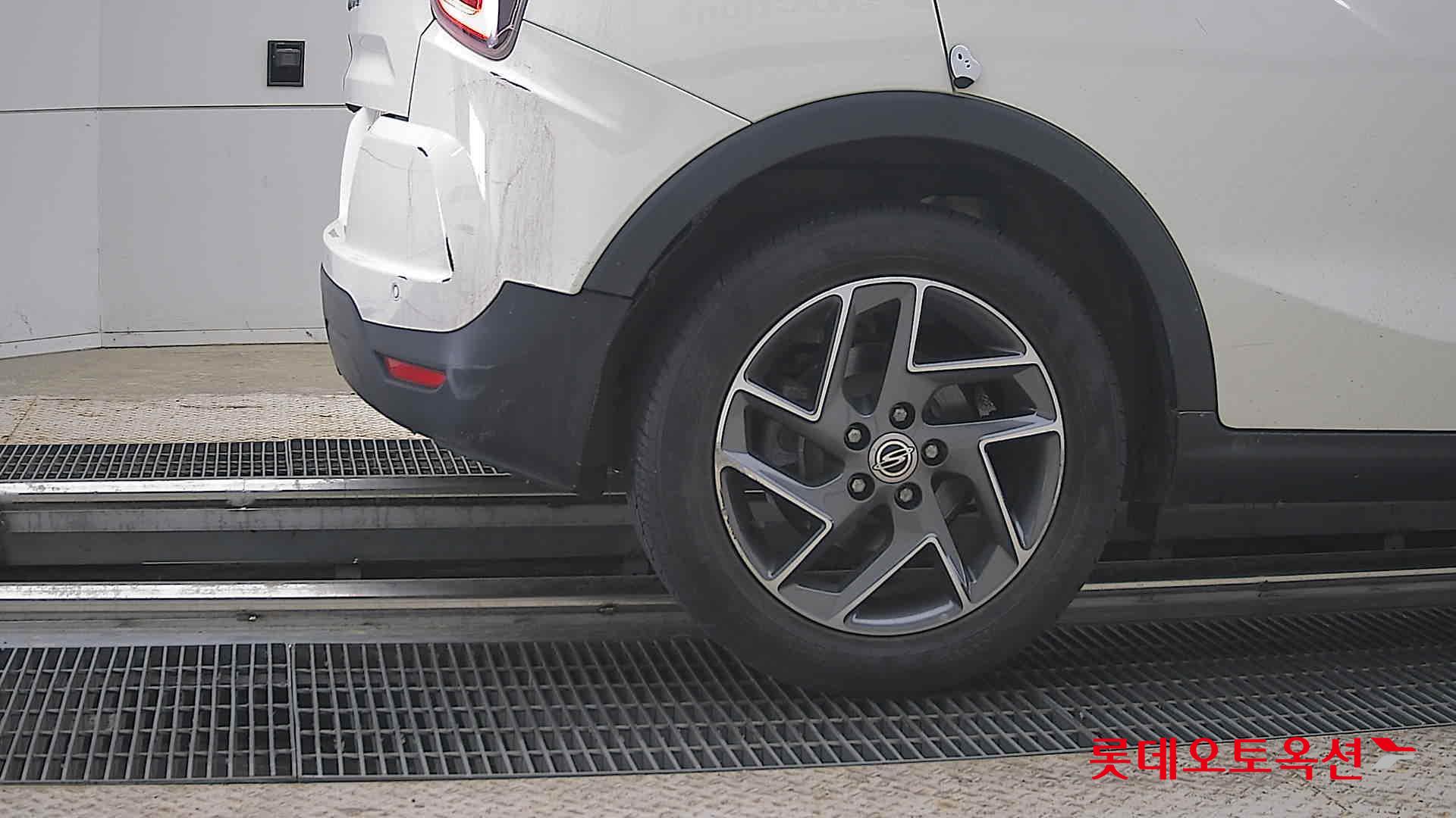 KG Mobility Tivoli - 28