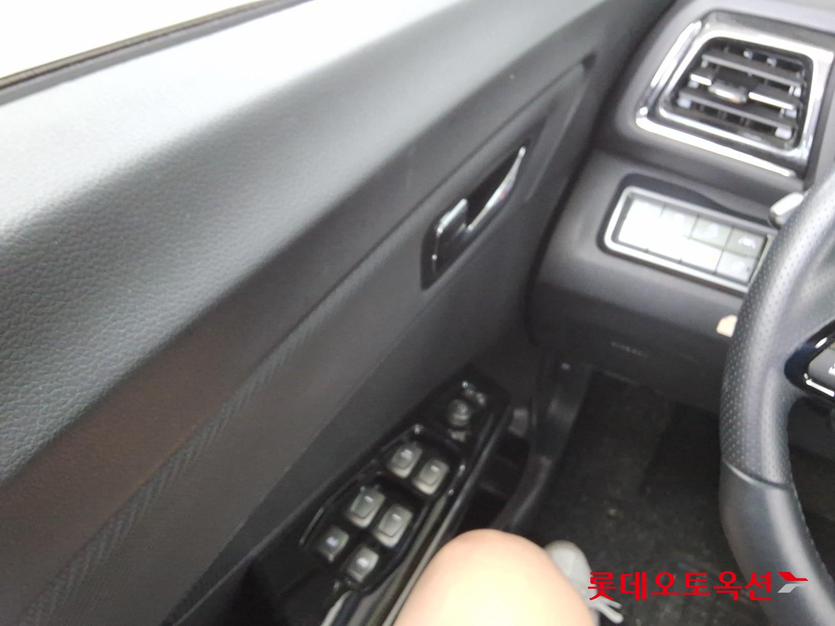 KG Mobility Tivoli - 29