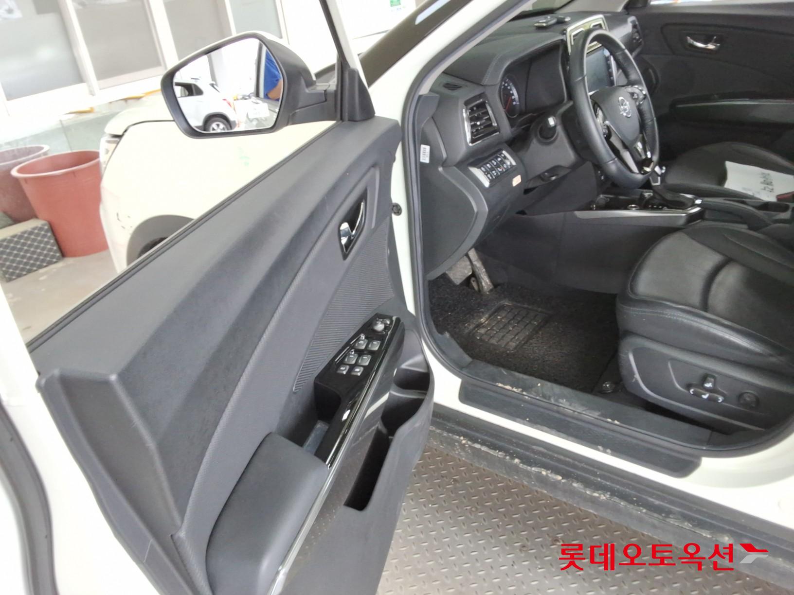 KG Mobility Tivoli - 37