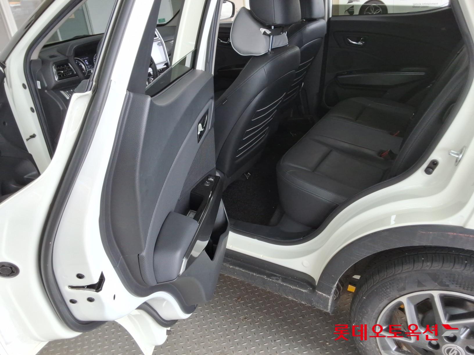 KG Mobility Tivoli - 38