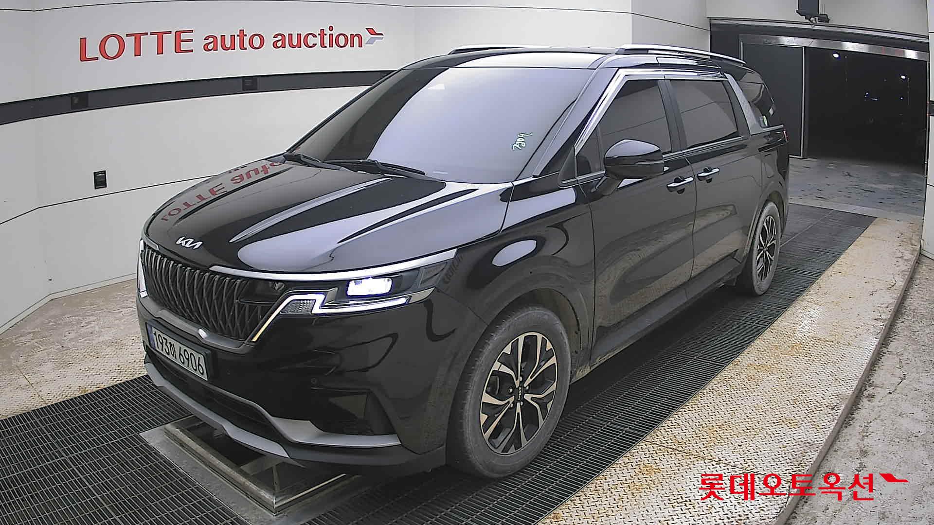 Kia Carnival - 3