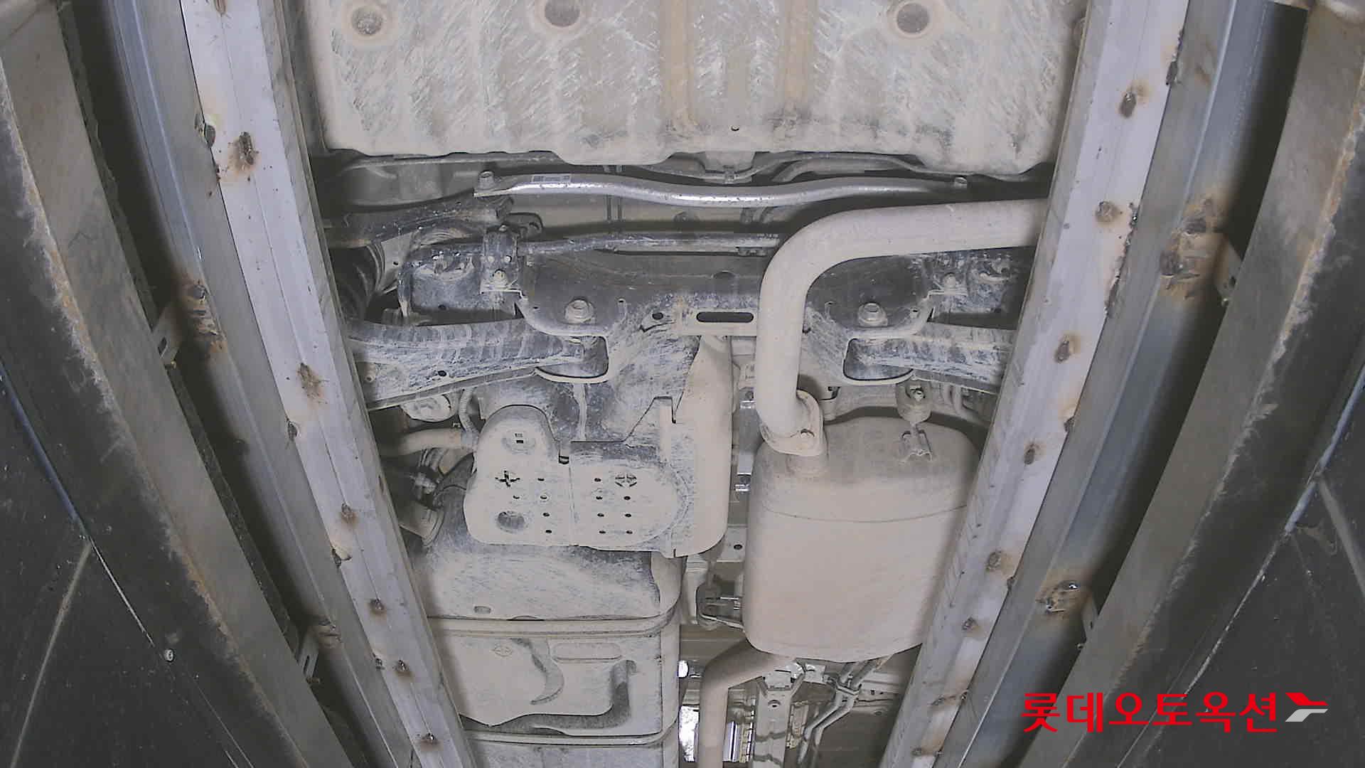 Kia Carnival - 2