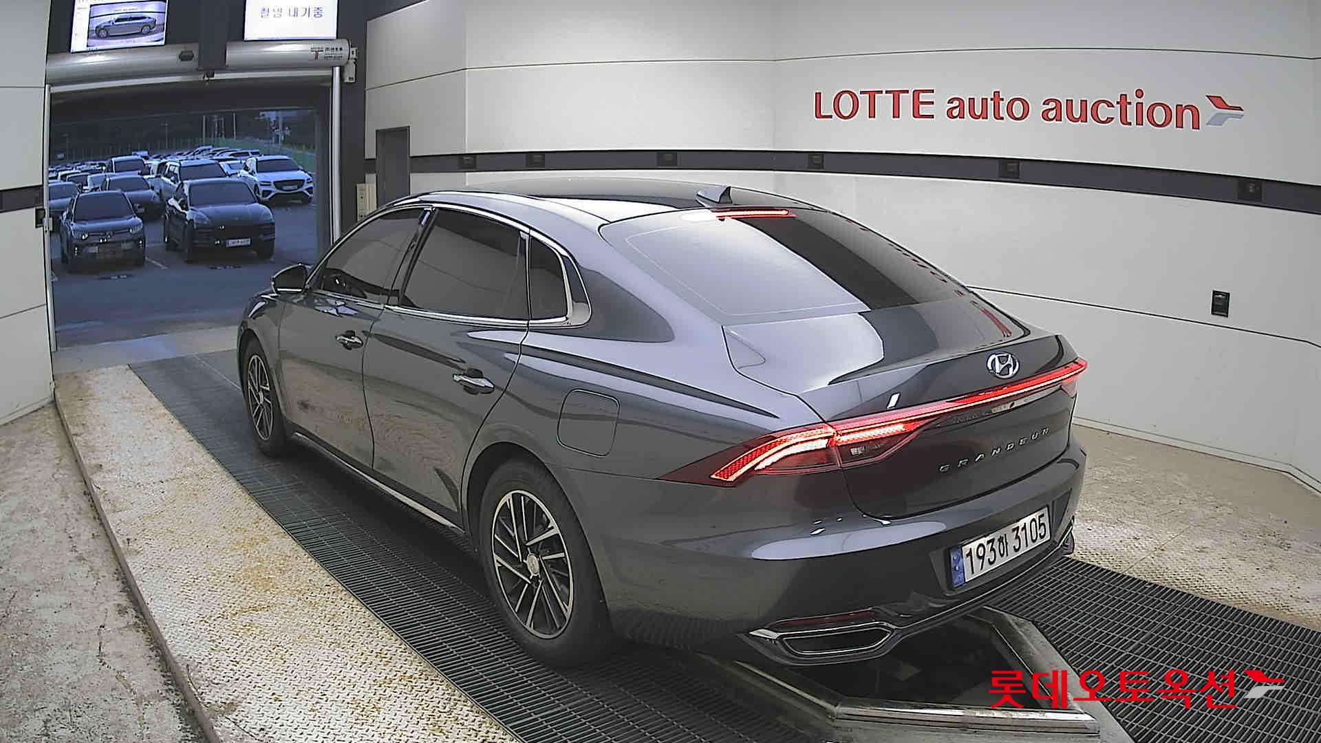 Hyundai Grandeur - 4