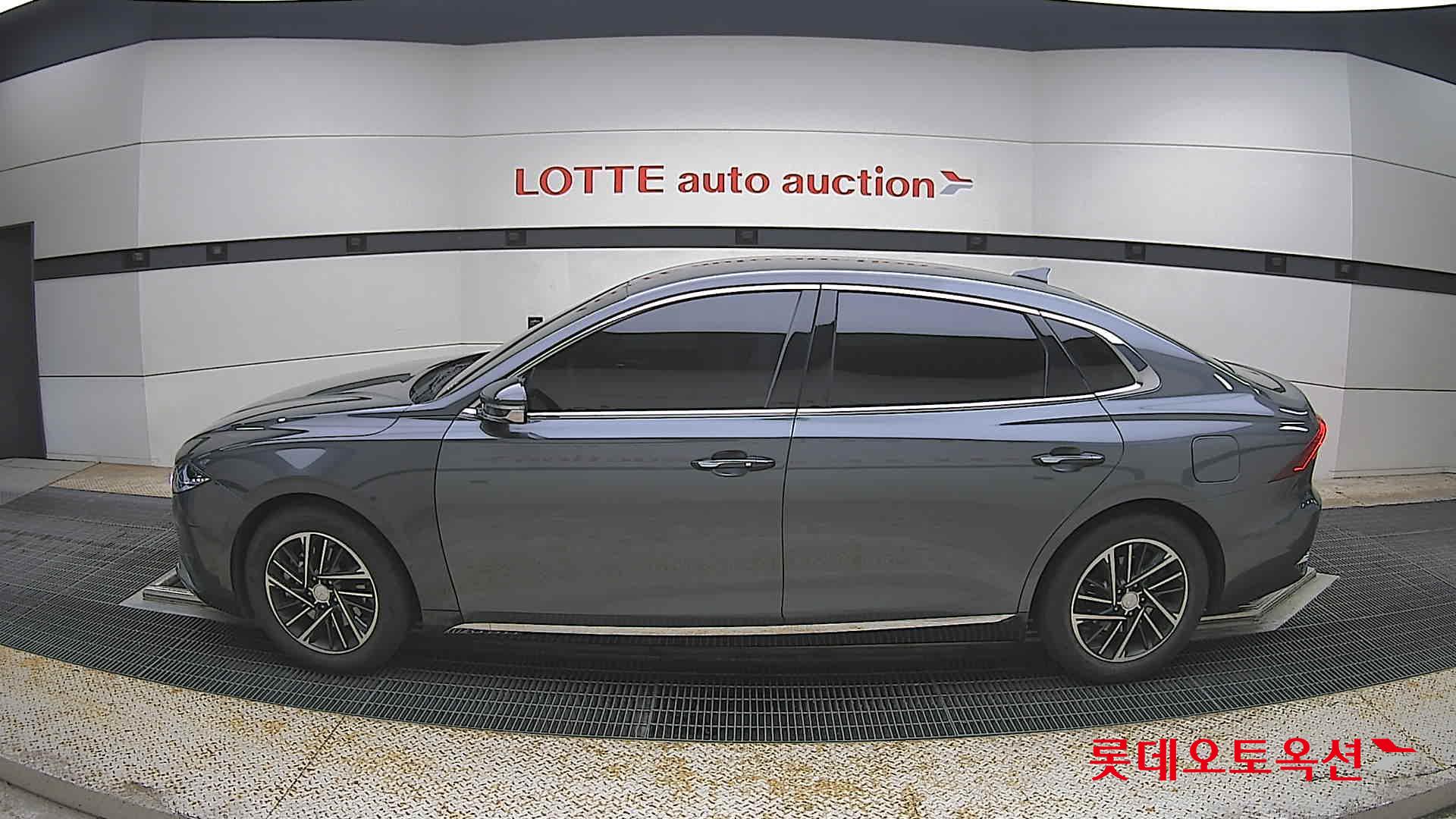 Hyundai Grandeur - 13