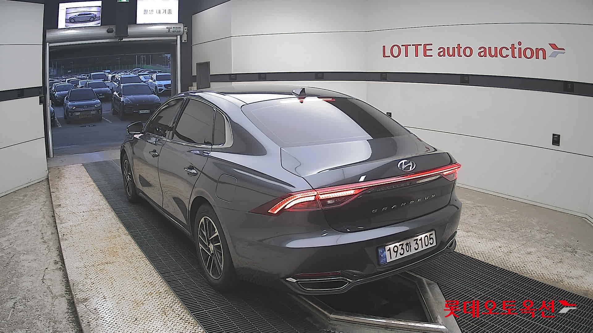 Hyundai Grandeur - 16