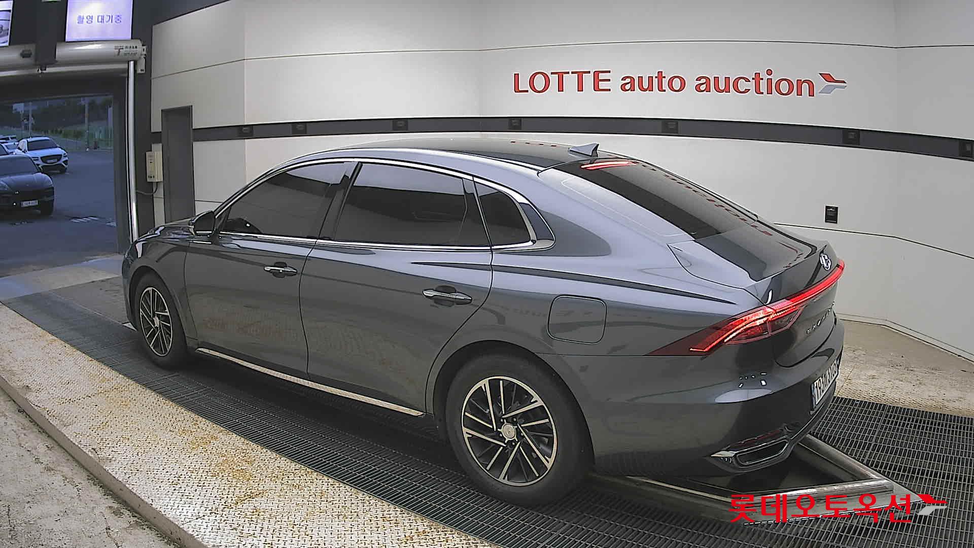 Hyundai Grandeur - 15
