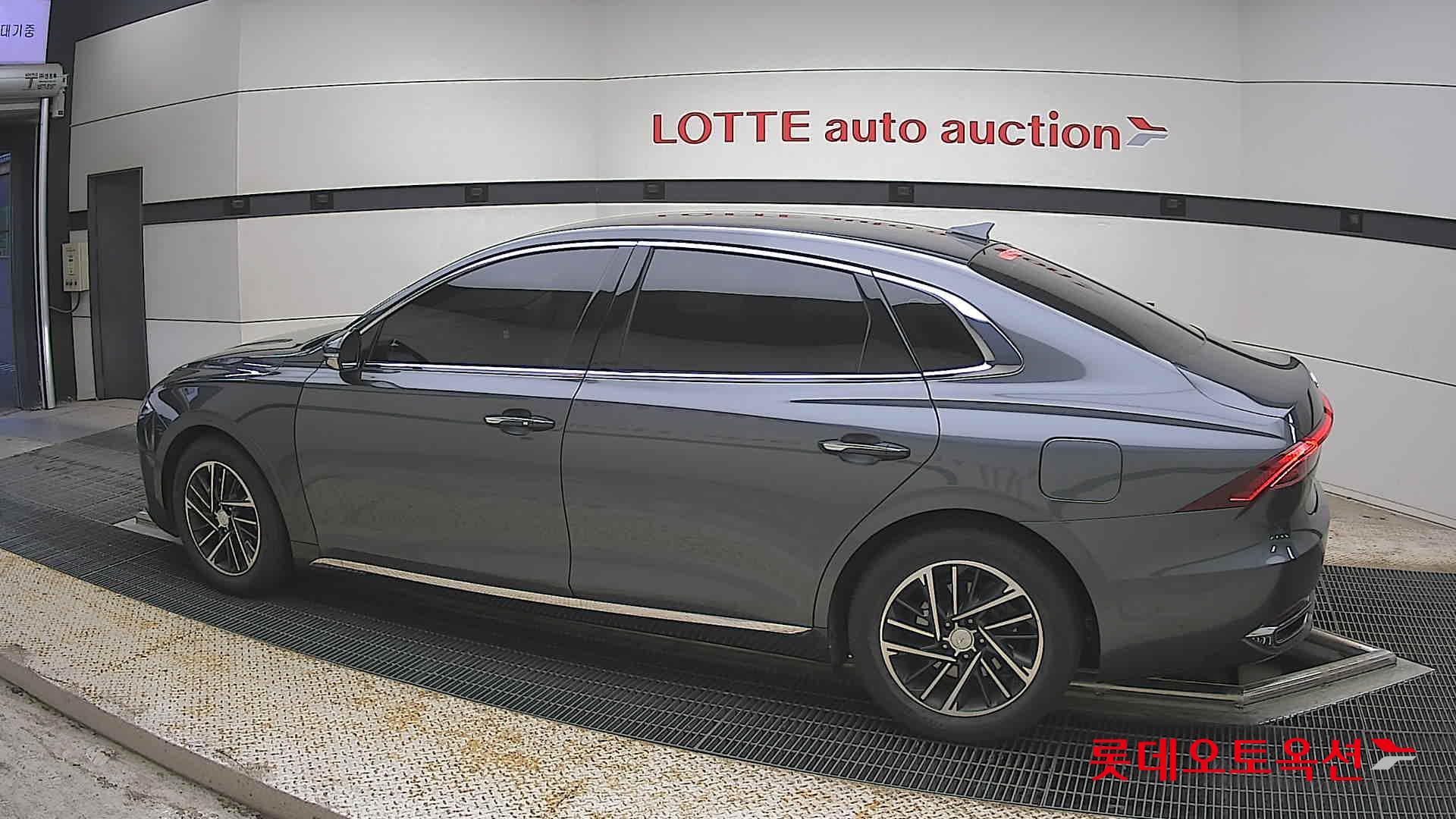 Hyundai Grandeur - 14
