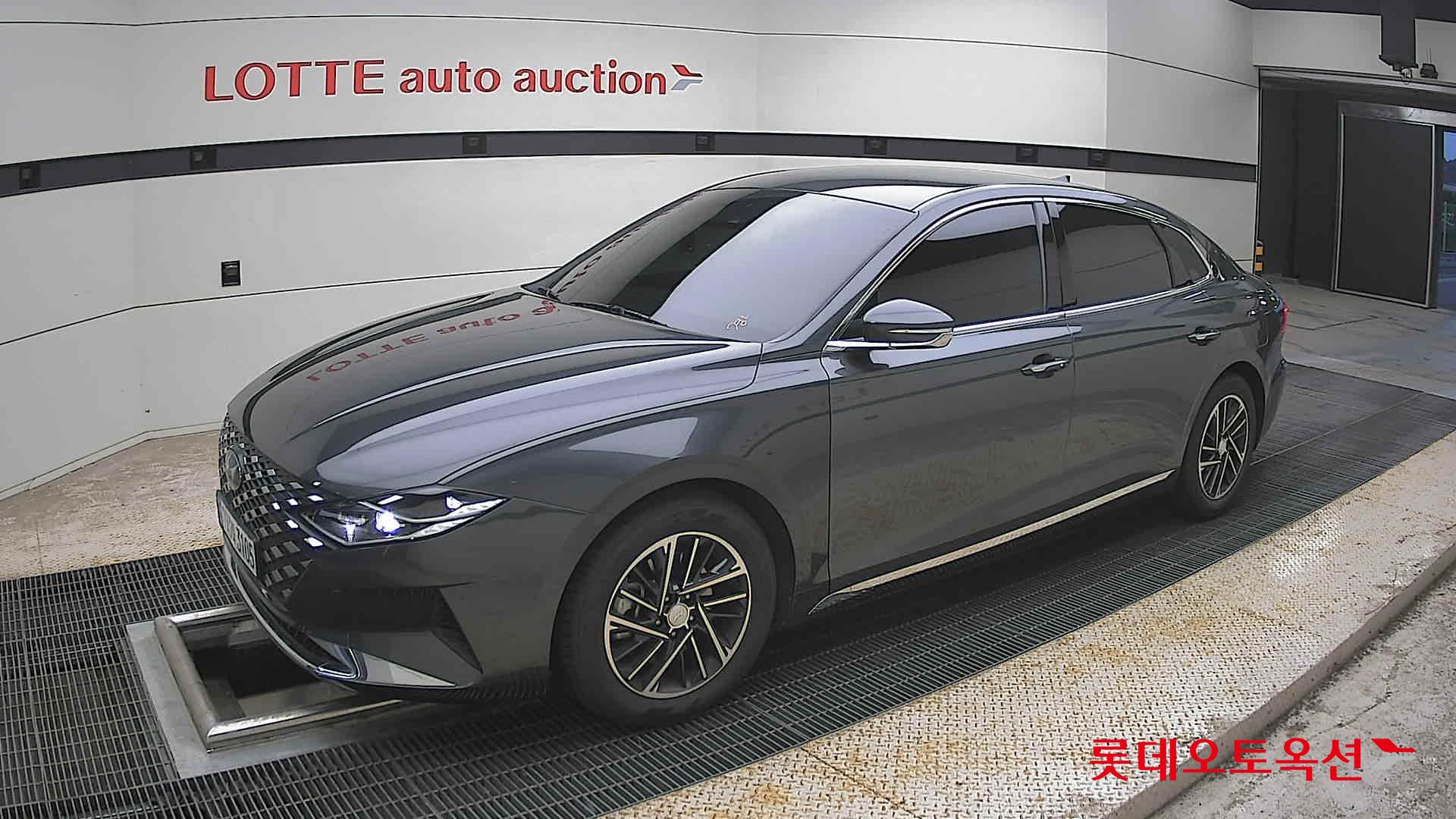 Hyundai Grandeur - 11