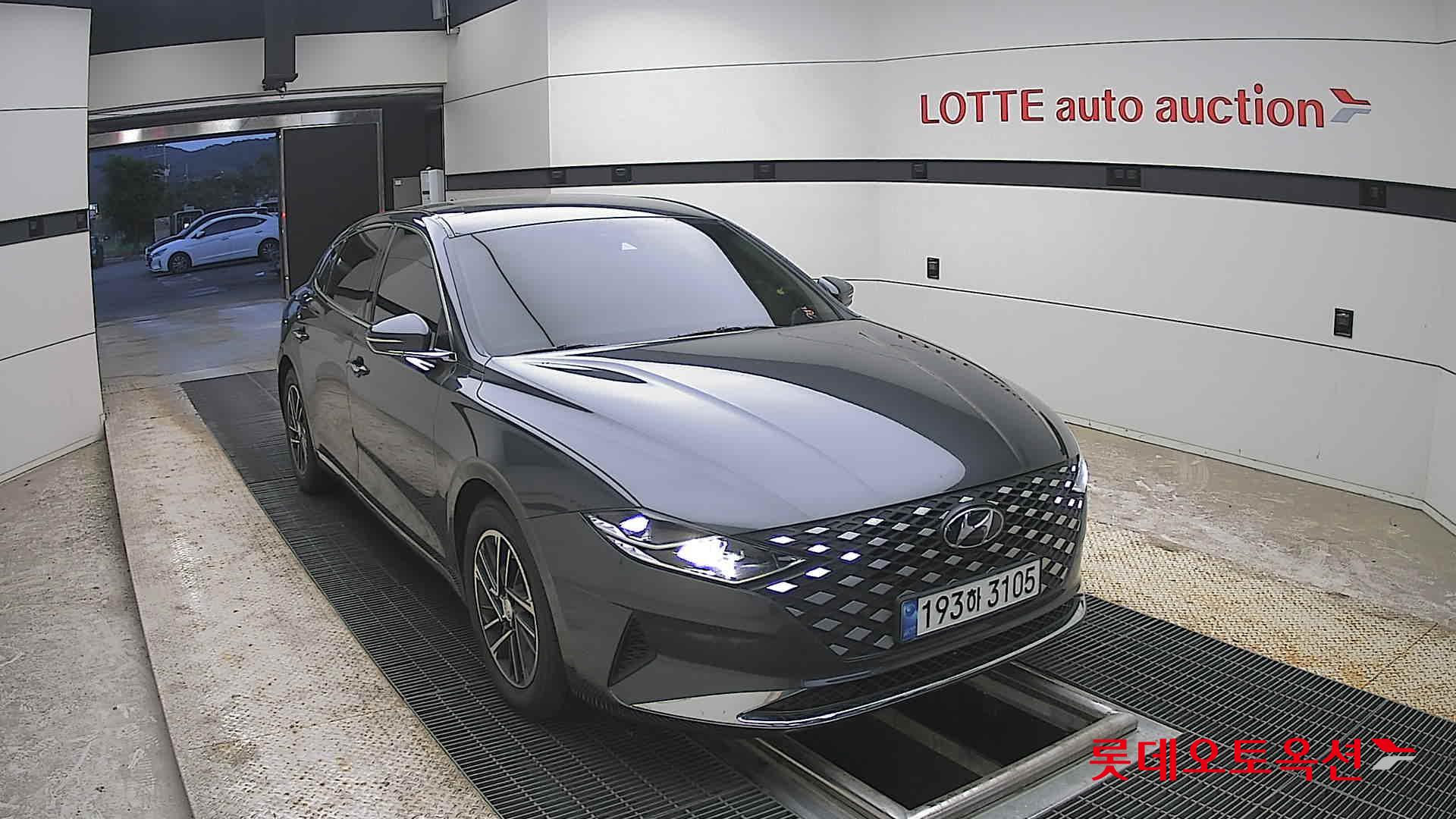 Hyundai Grandeur - 24