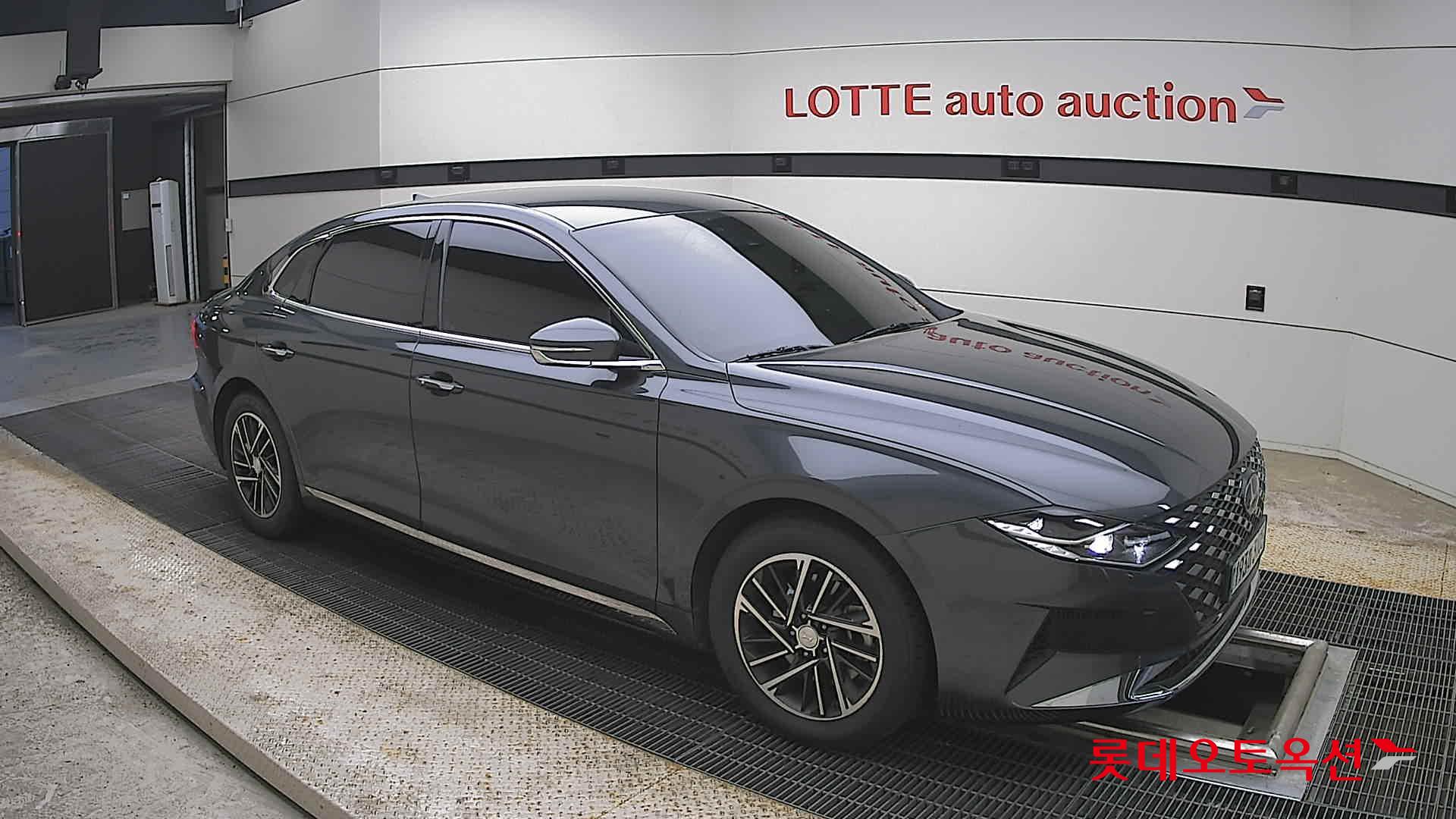 Hyundai Grandeur - 23