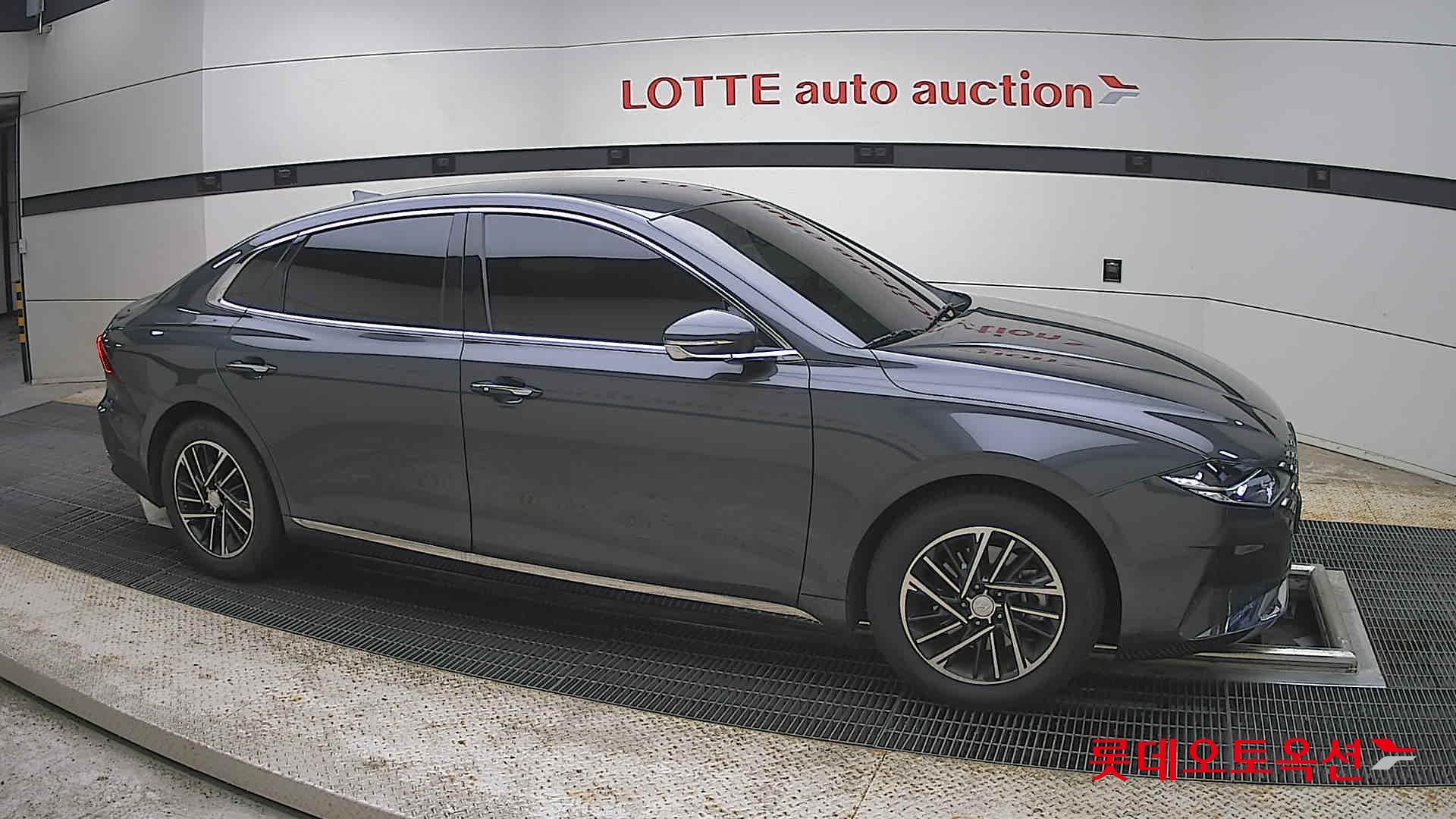 Hyundai Grandeur - 22
