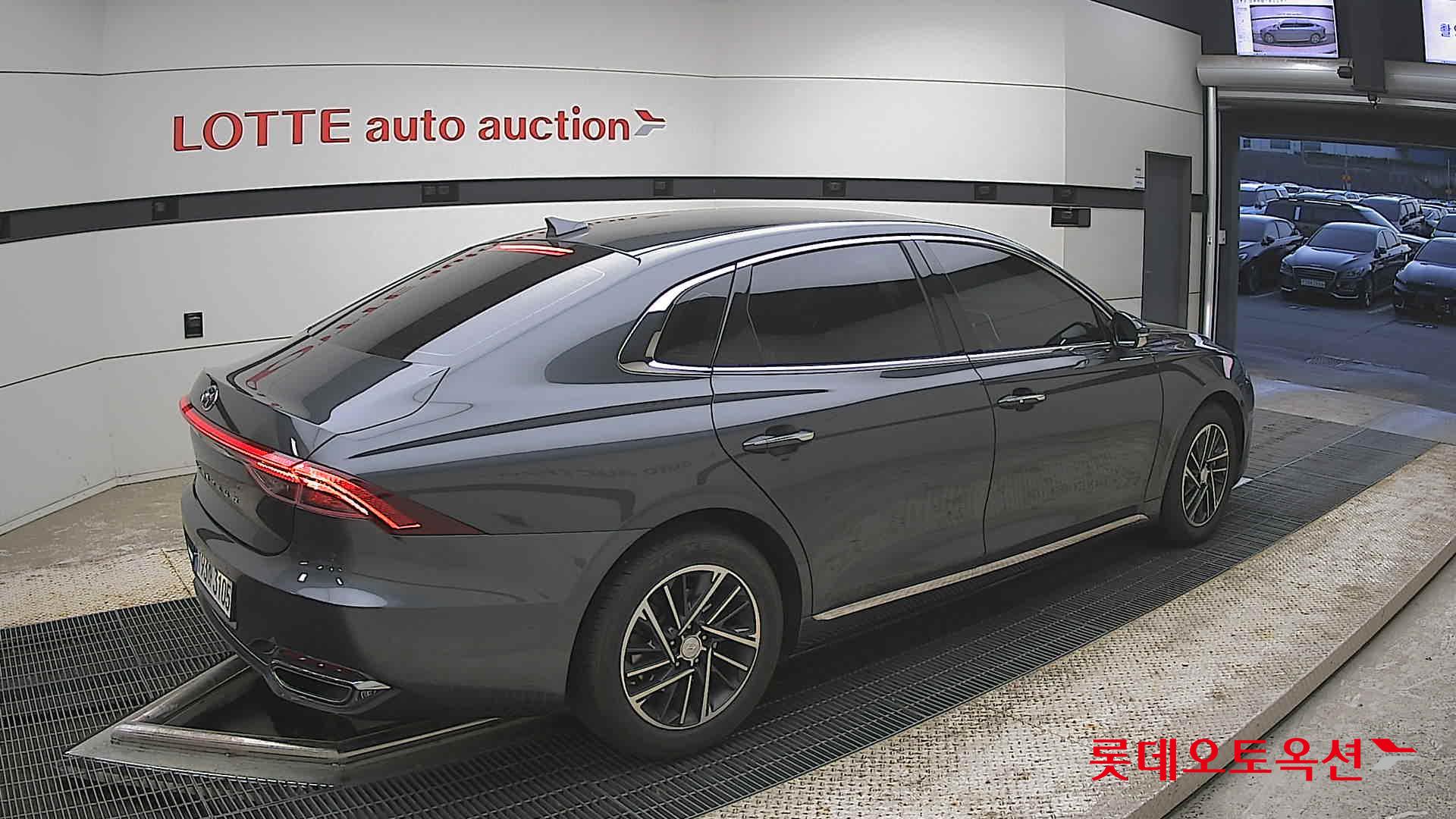 Hyundai Grandeur - 19