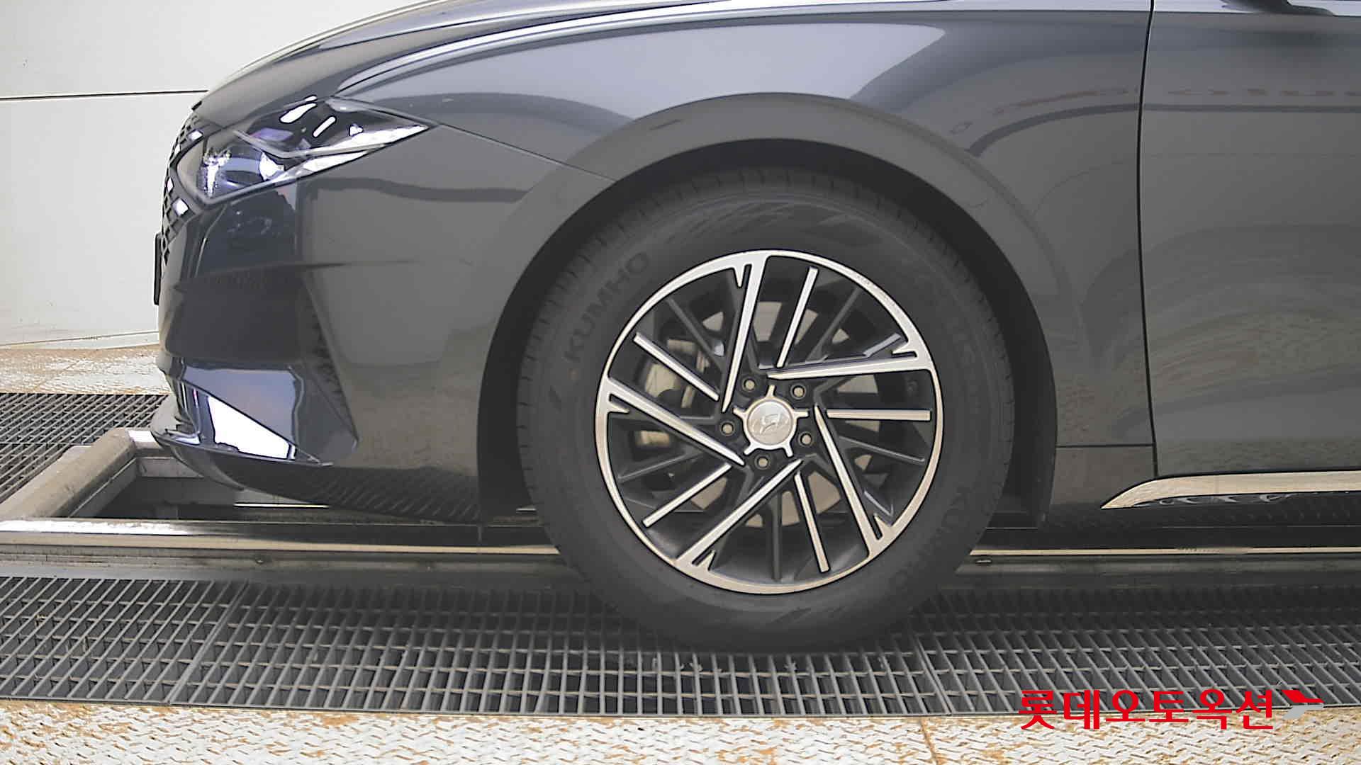 Hyundai Grandeur - 25