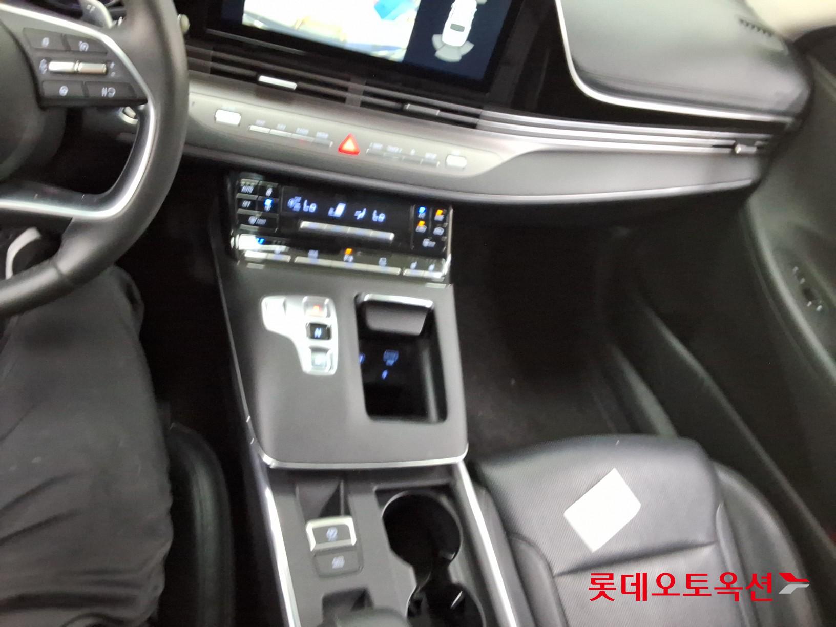Hyundai Grandeur - 35
