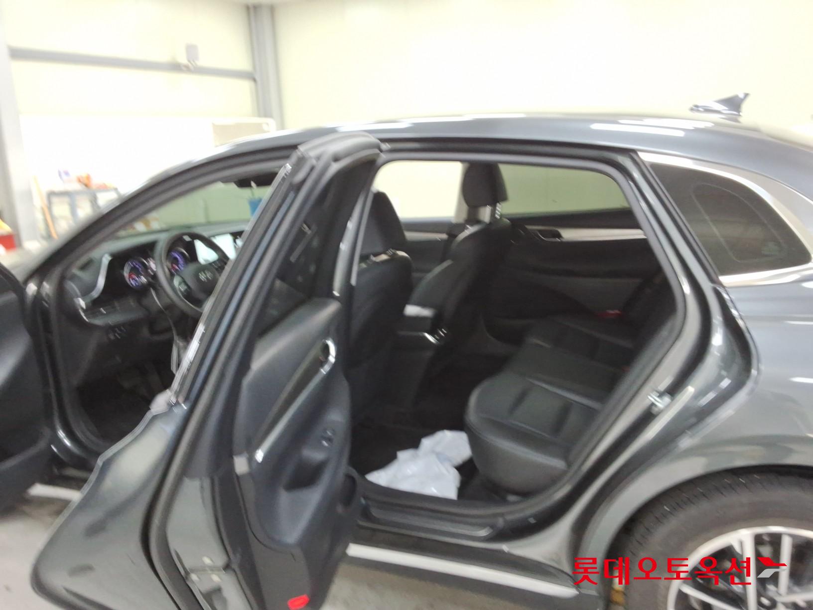 Hyundai Grandeur - 38