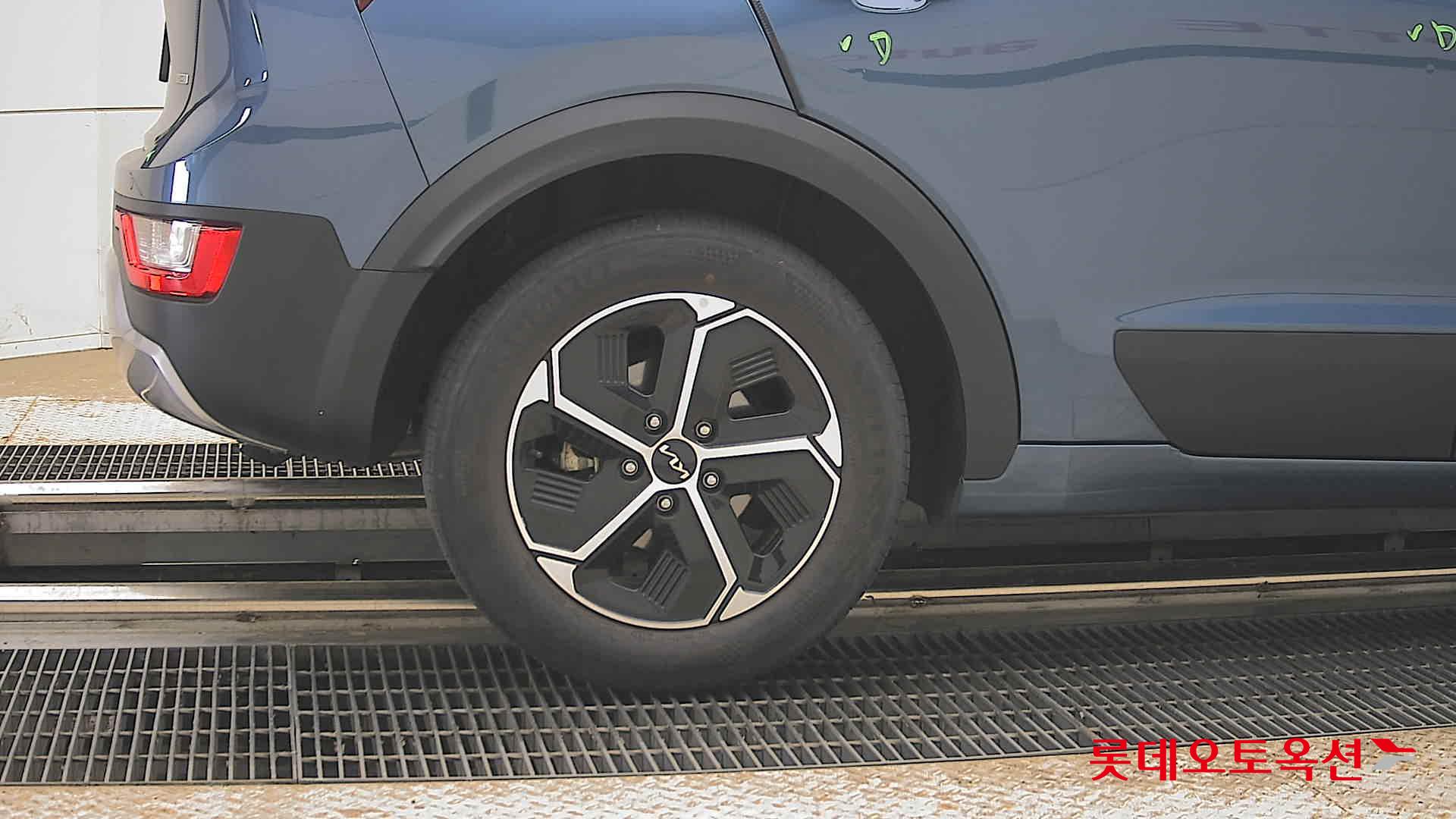 Kia Niro - 28