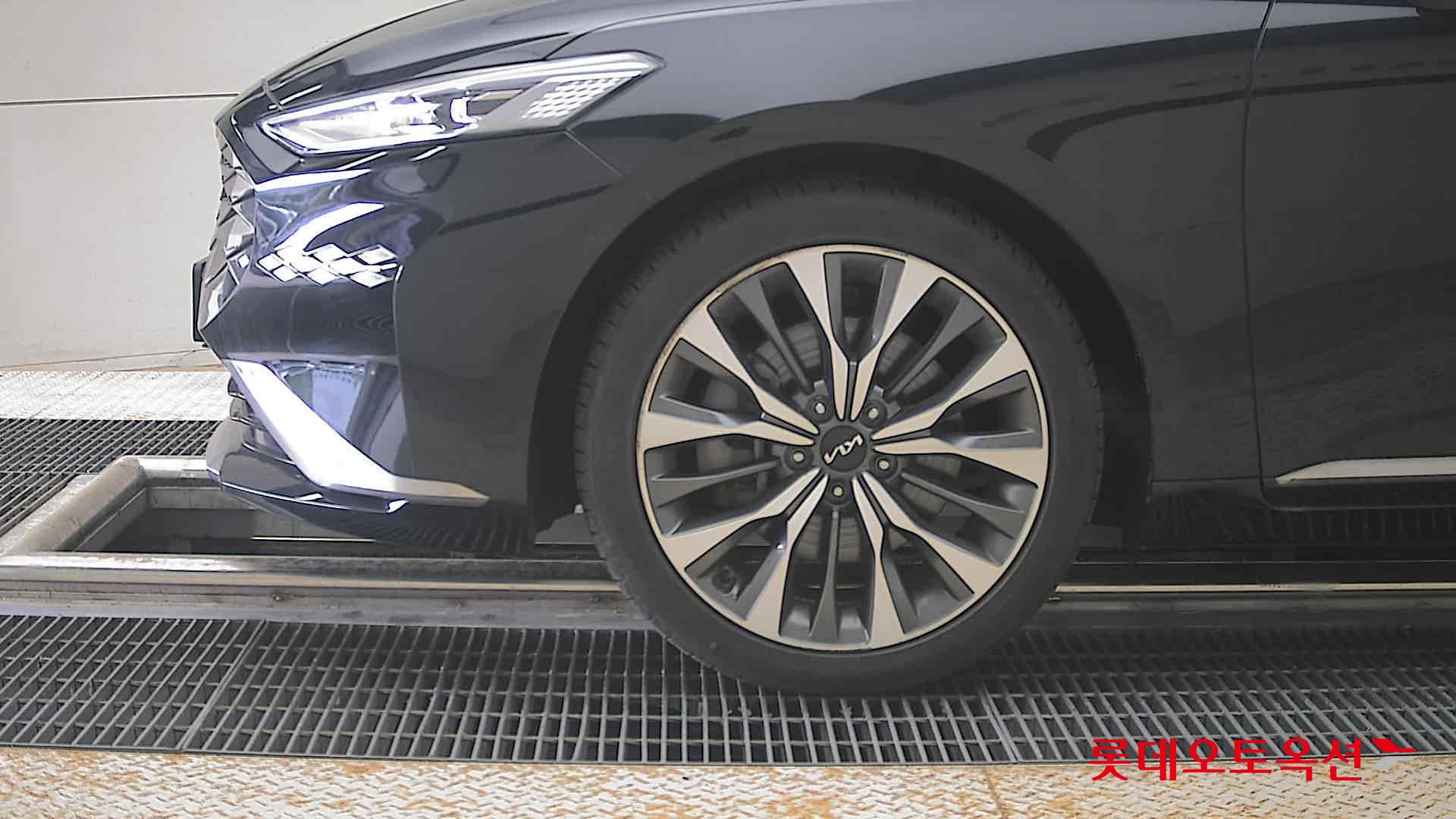 Kia K8 - 25