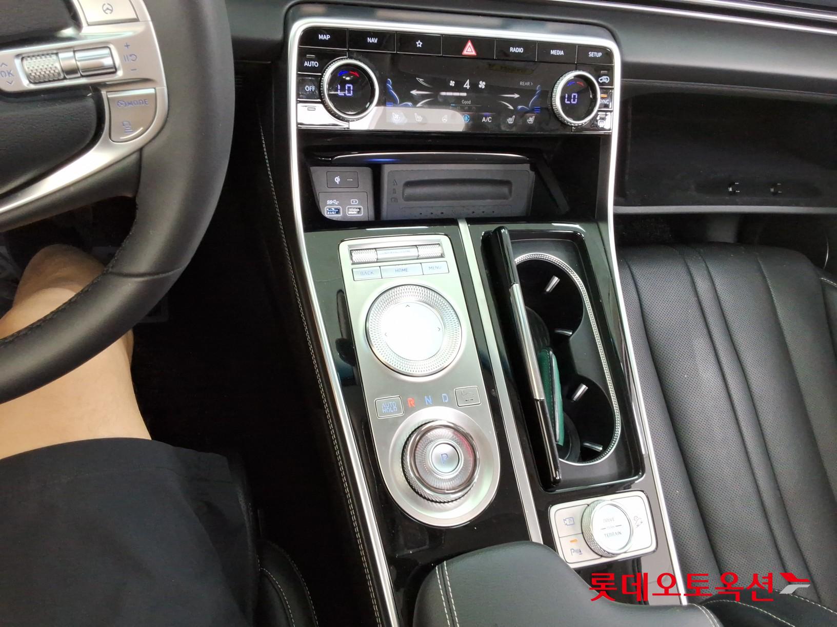 Genesis GV80 - 32