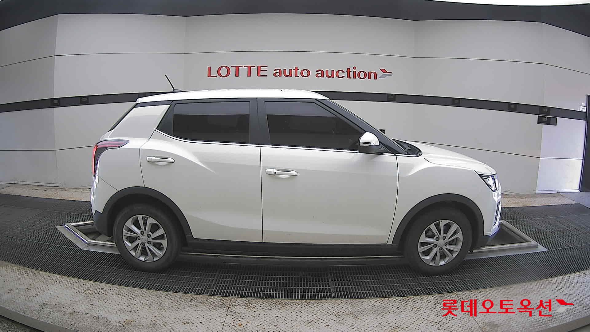KG Mobility Tivoli - 21