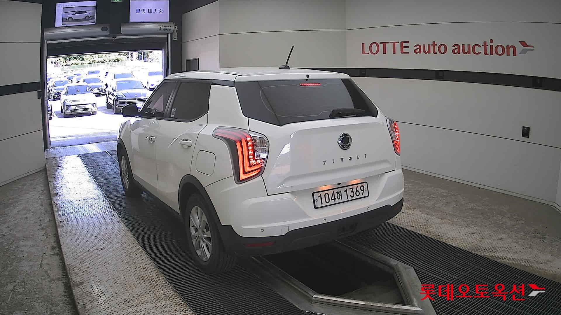 KG Mobility Tivoli - 16