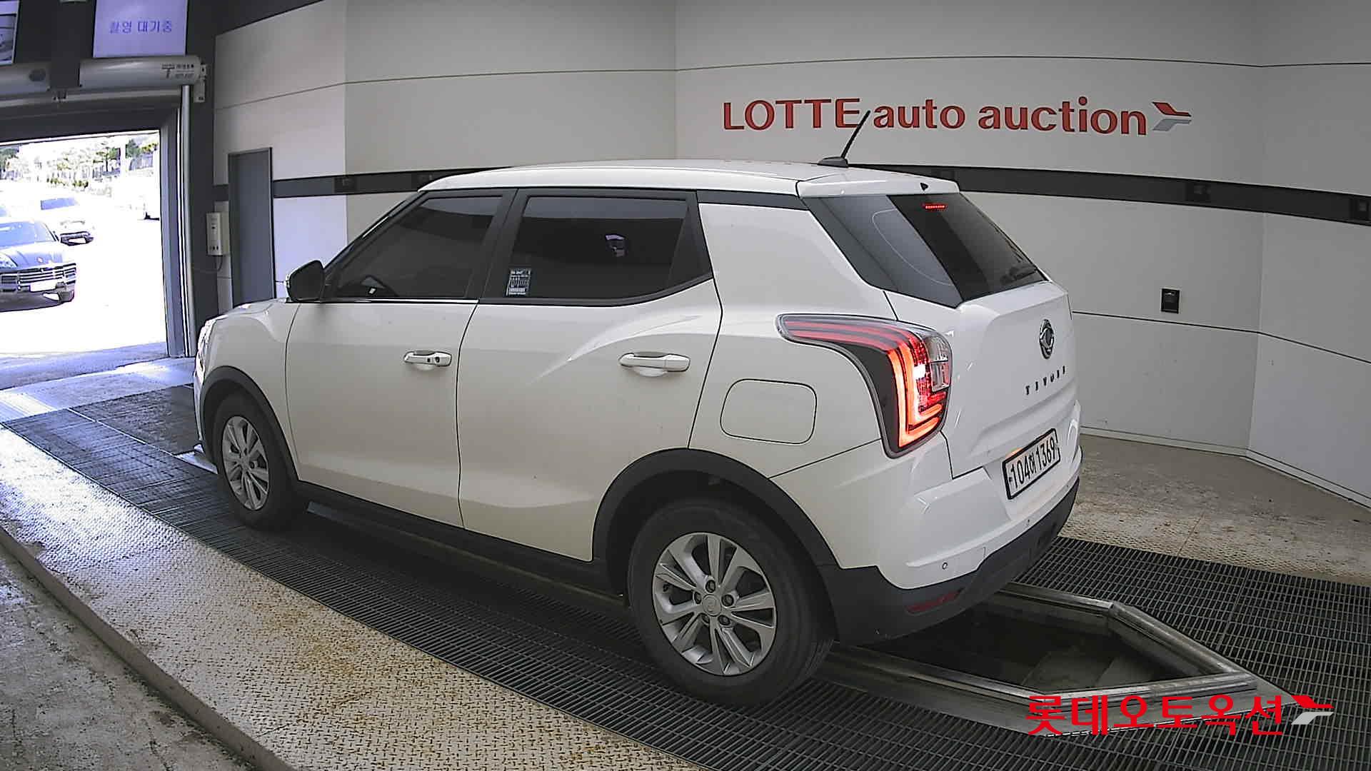 KG Mobility Tivoli - 15