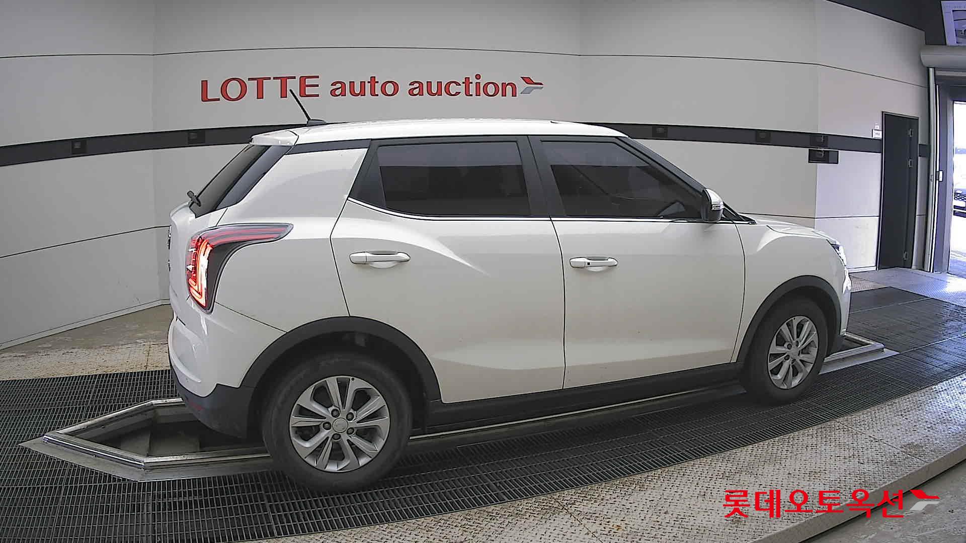 KG Mobility Tivoli - 20
