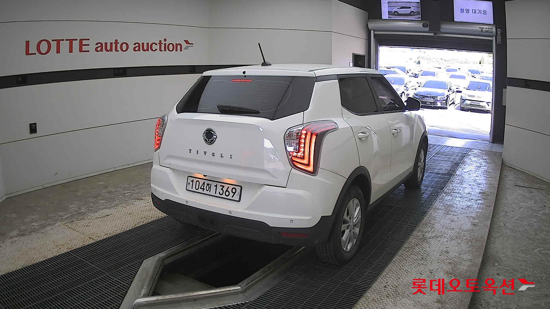 KG Mobility Tivoli - 18