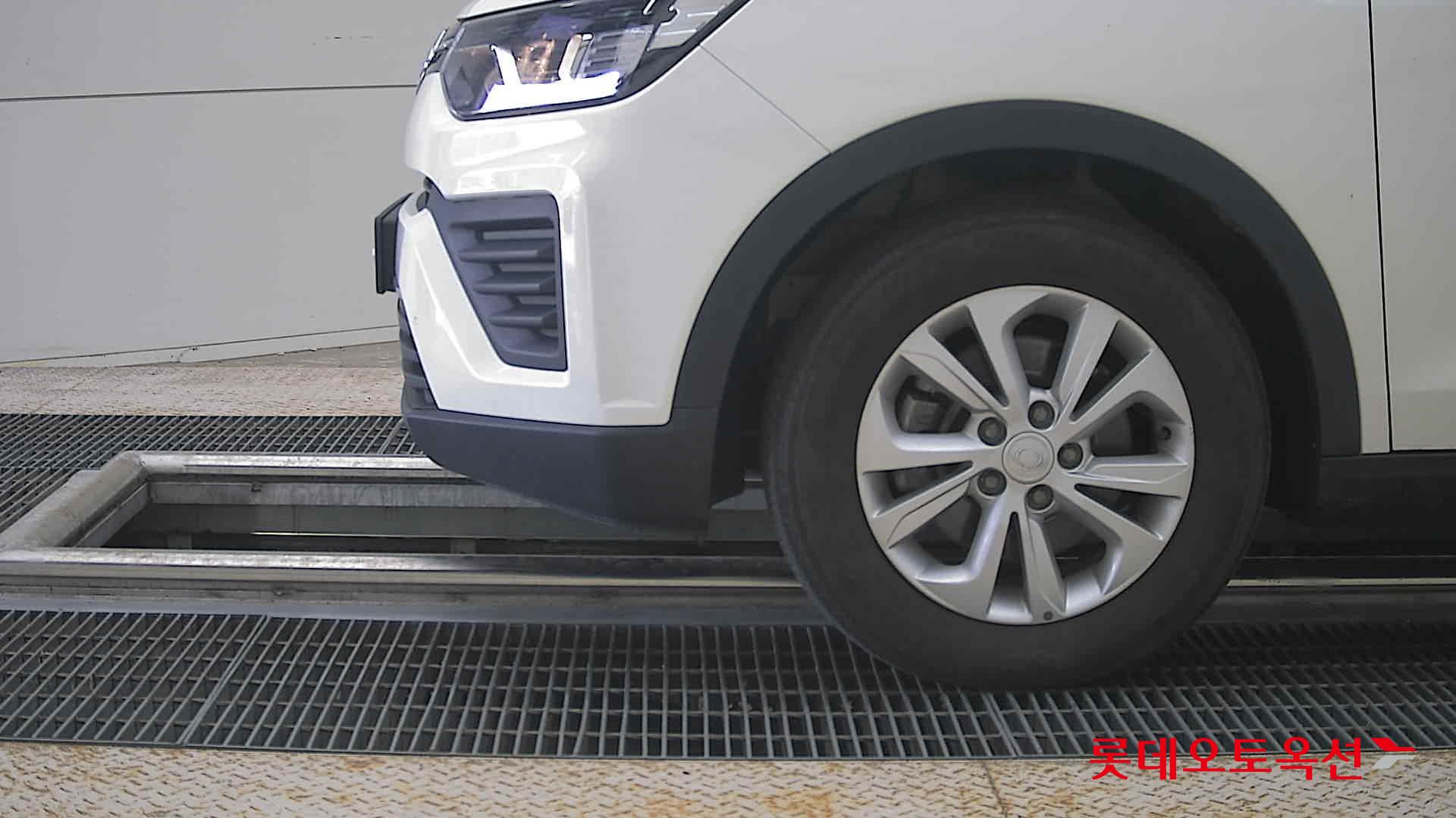 KG Mobility Tivoli - 25