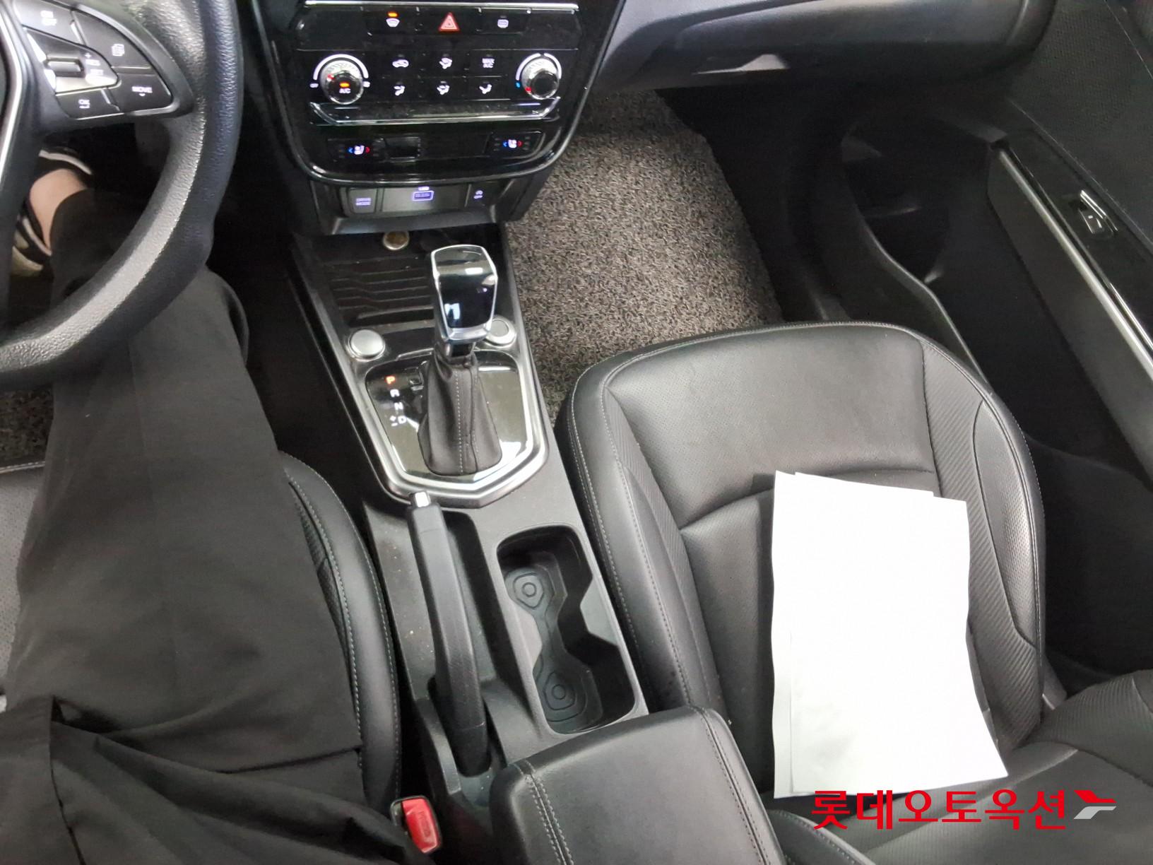 KG Mobility Tivoli - 33
