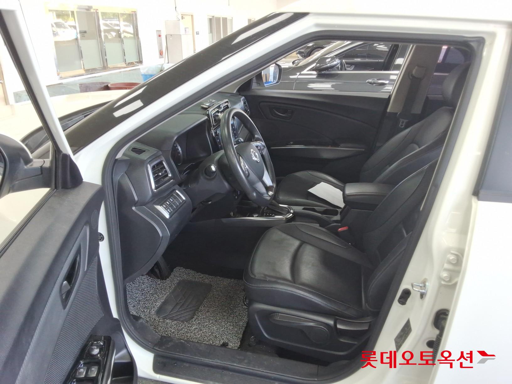 KG Mobility Tivoli - 36