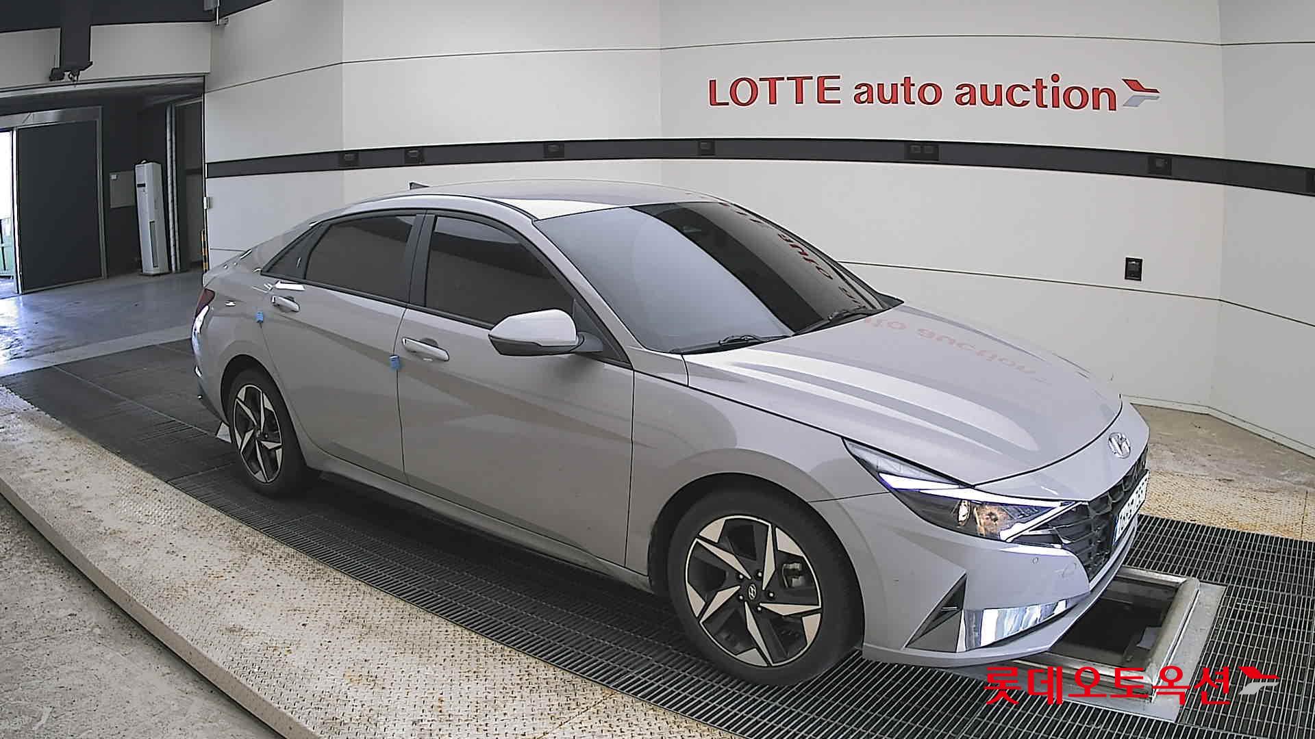 Hyundai Elantra - 23