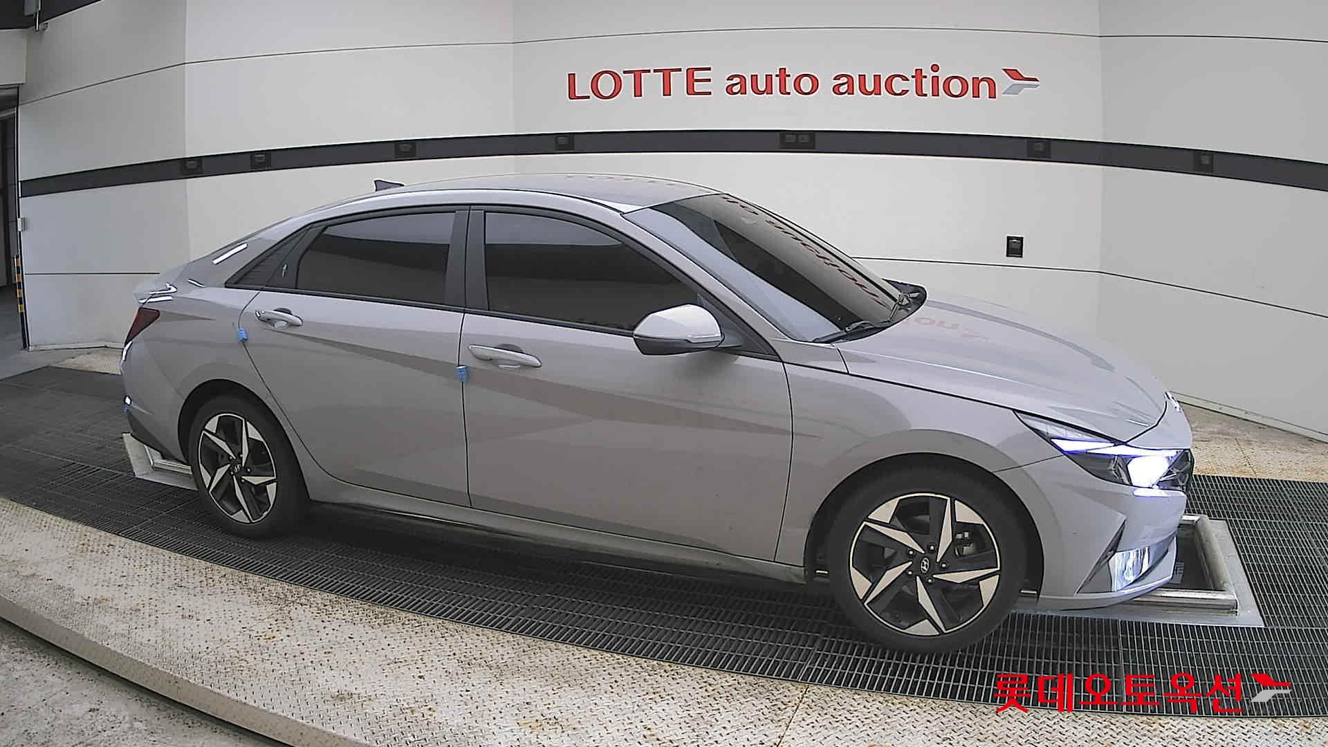 Hyundai Elantra - 22