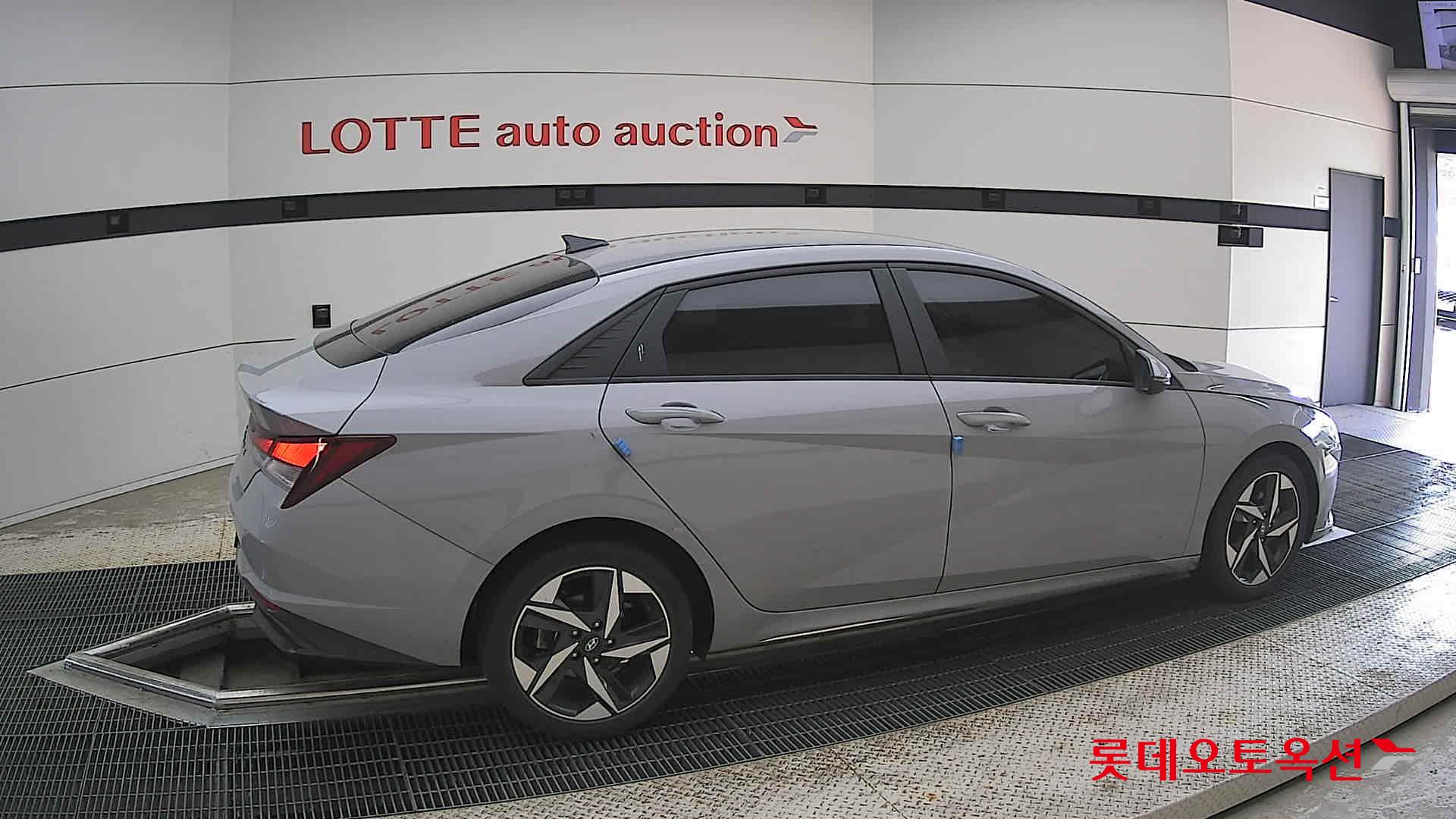 Hyundai Elantra - 20