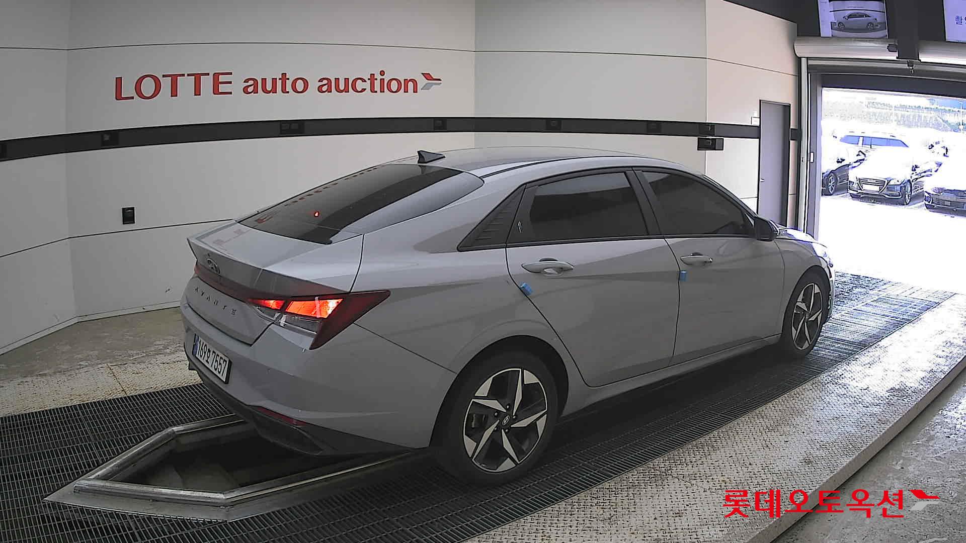 Hyundai Elantra - 19