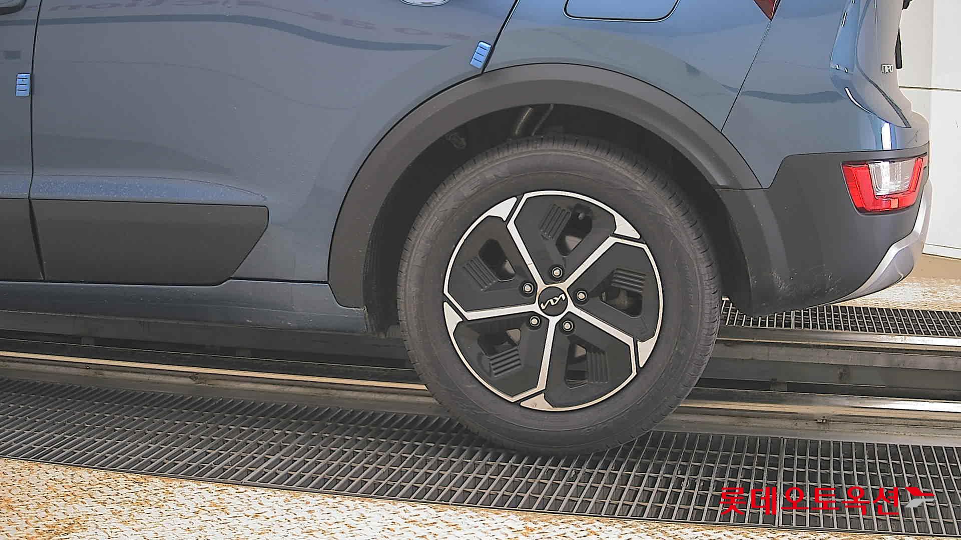 Kia Niro - 26