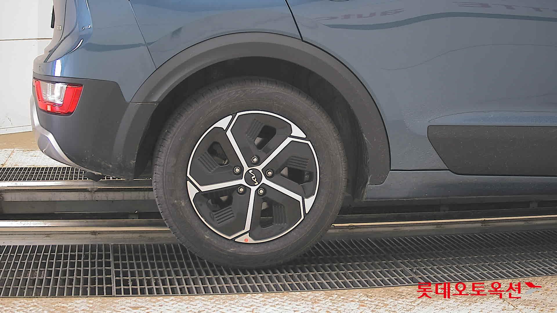 Kia Niro - 28