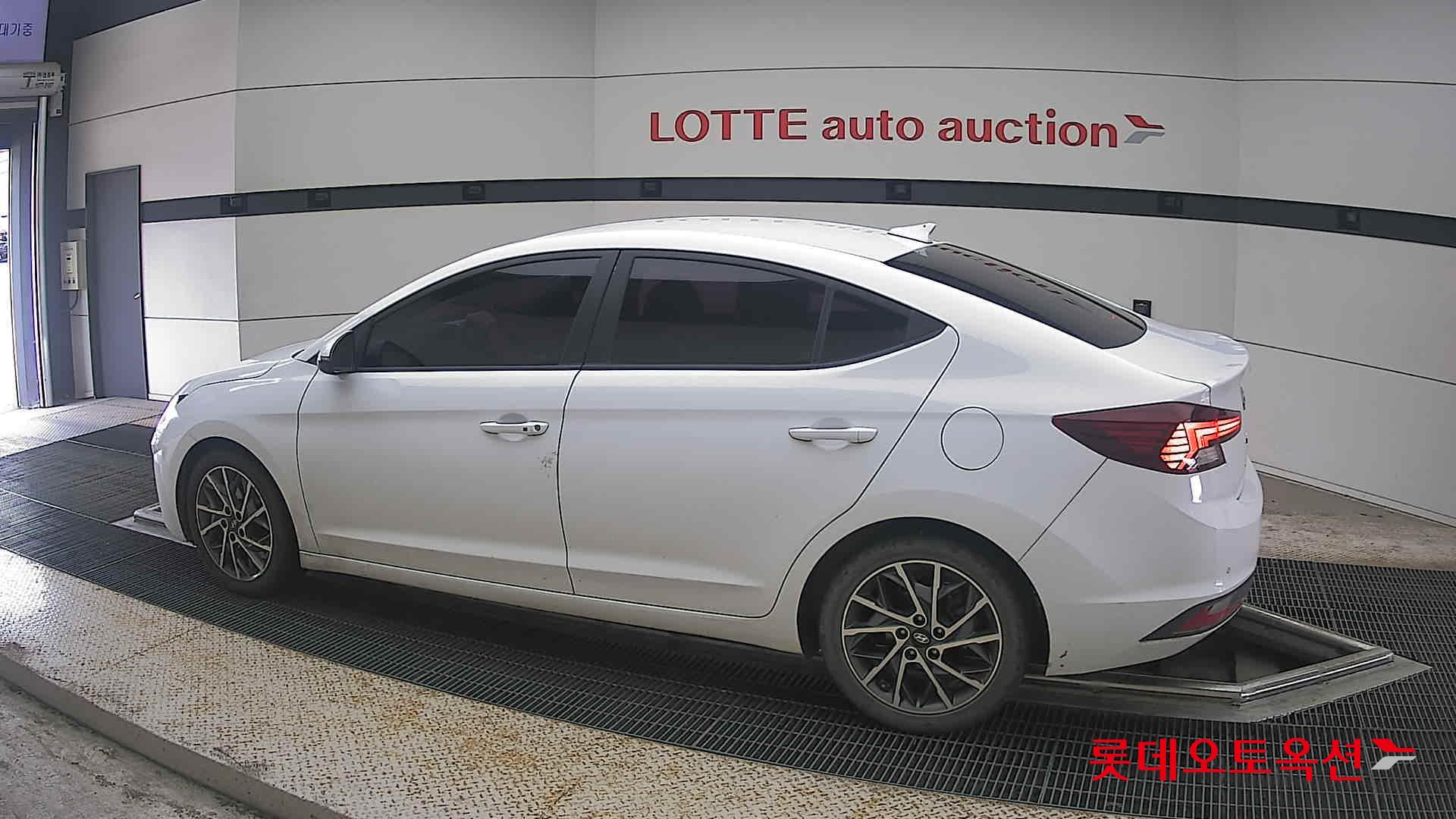 2020 - hyundai avante