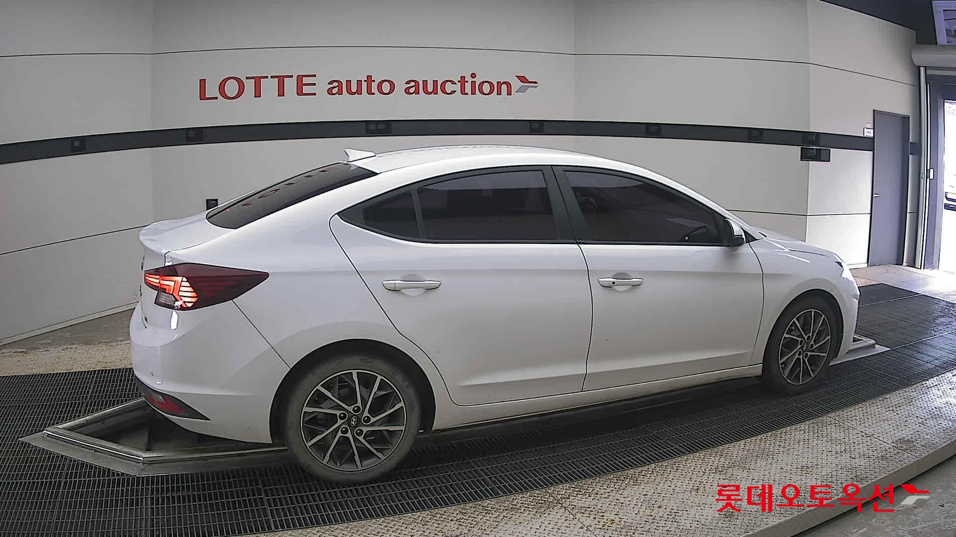 2020 - hyundai avante