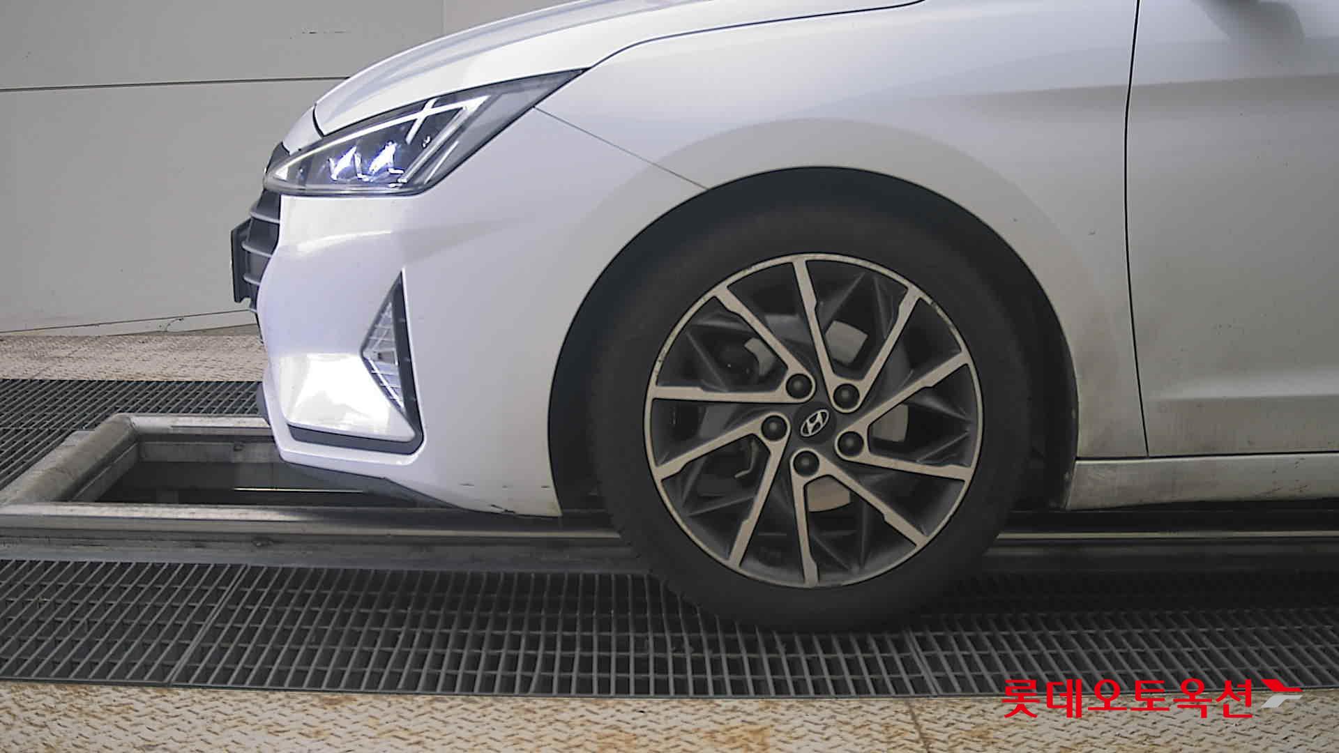 2020 - hyundai avante