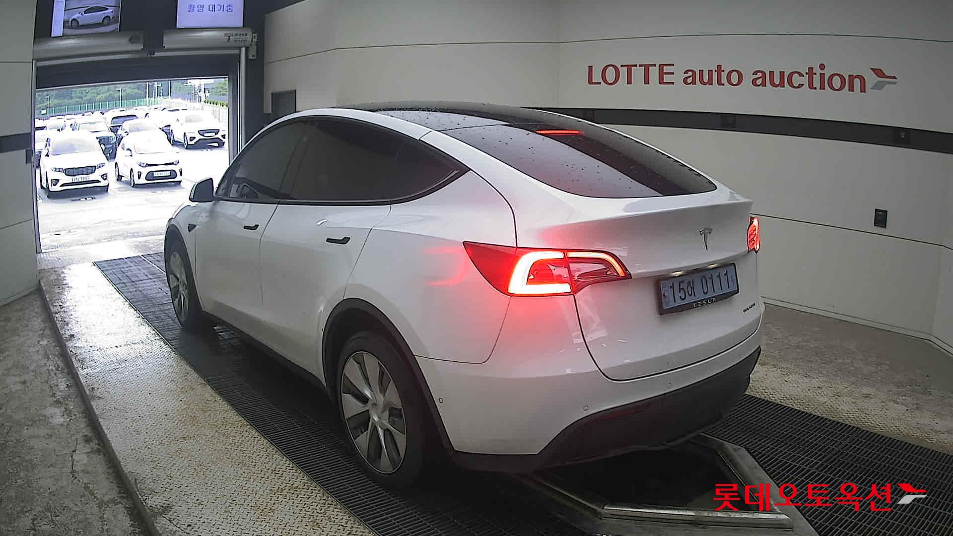 2022 - tesla model y