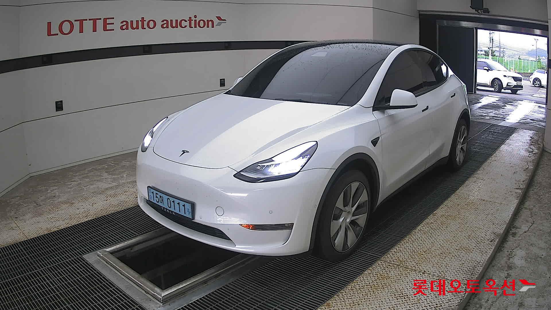 2022 - tesla model y