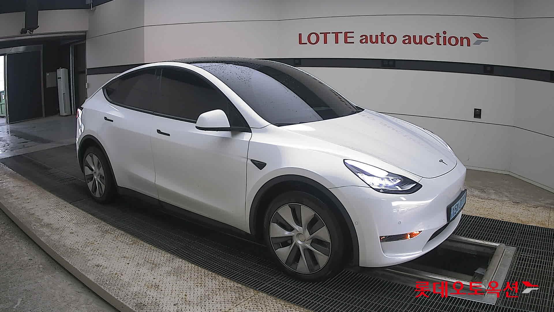 2022 - tesla model y