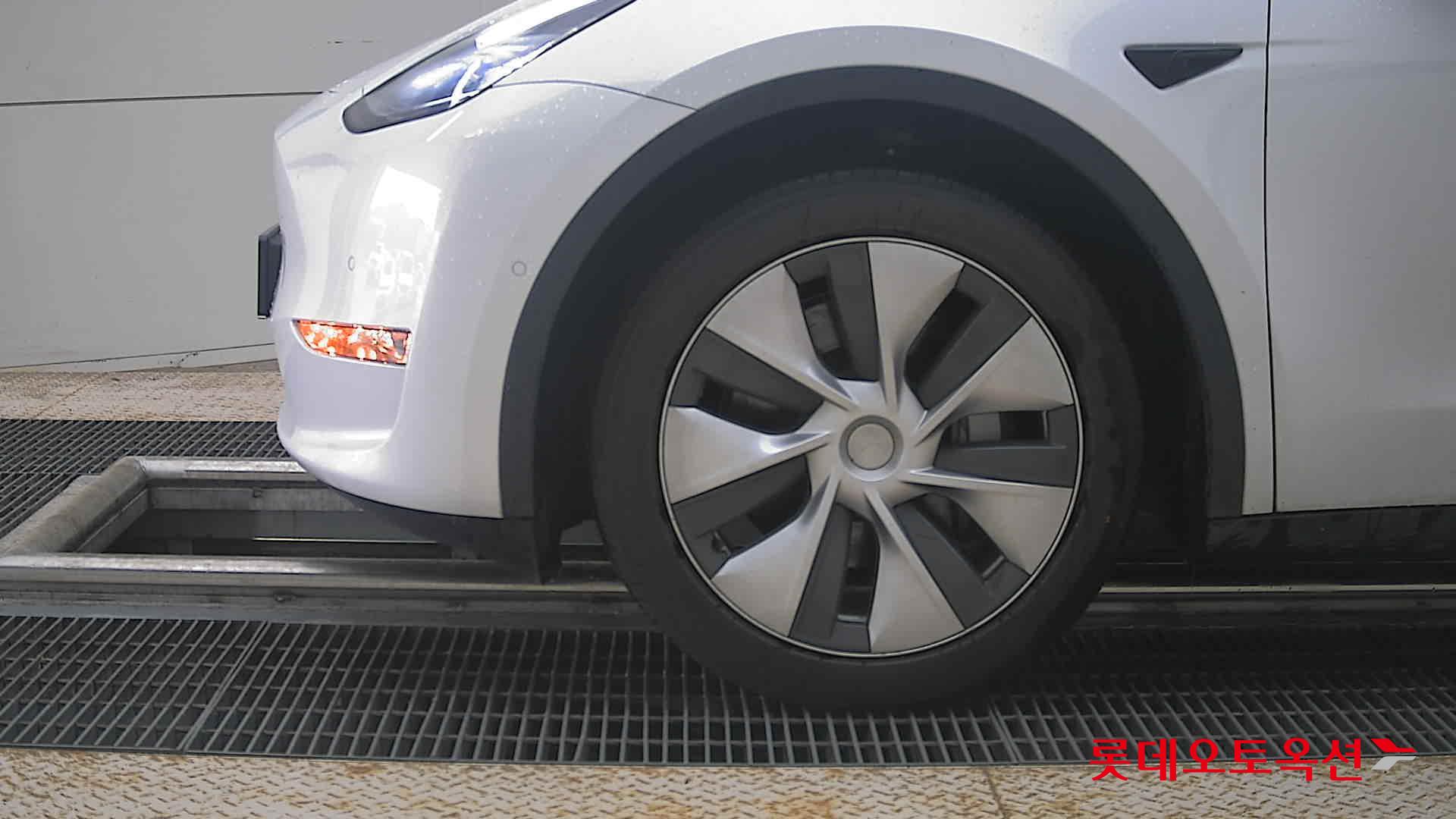2022 - tesla model y